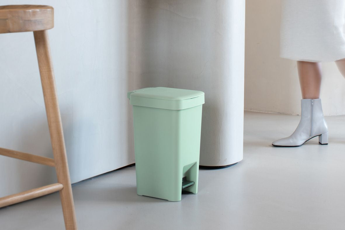 Brabantia Treteimer StepUp – 10 l – Recycling-Kunststoff, rechteckig – hellgrün