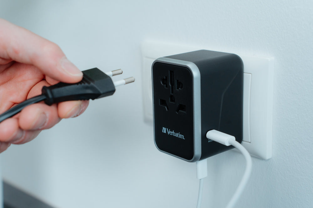 Verbatim UTA-04 Reiseadapter USB-Ladegerät 61 W – USB-C×2, USB-A×3 – PD, QC