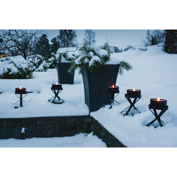 Star Trading LED-Teelicht Maxi – Ø 10 cm – Warmweiss – Batteriebetrieben – Timer 6/18 h, flackernd – Schwarz