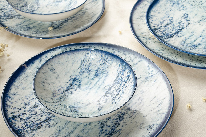 Hermia Geschirrset – 24-teiliges Set, Porzellan, Blau/Weiss, Speise-/Dessert Ø 20 cm, Suppenteller Ø 15 cm