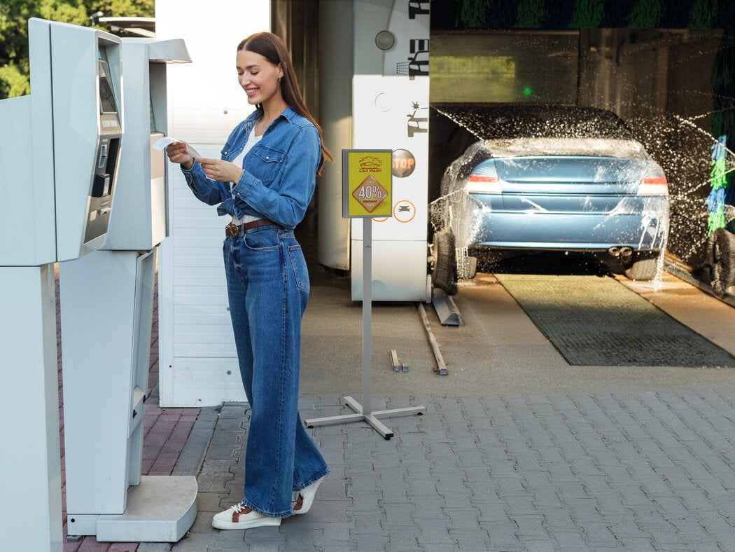 Durable Boden-Prospektständer INFO STAND OUTDOOR – für A4, anthrazit/grau, Edelstahl, 638 × 638 × 1348 mm