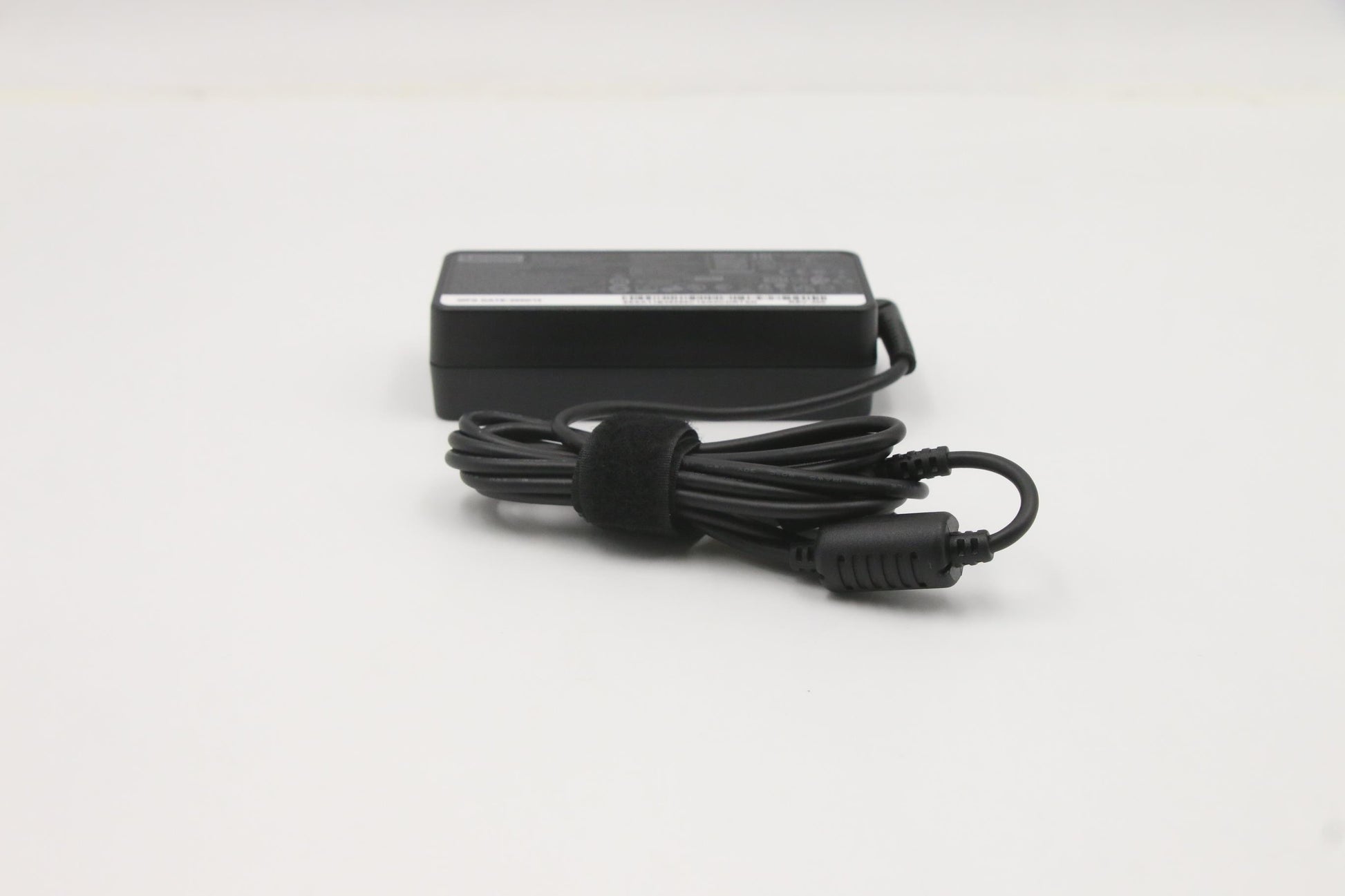 Lenovo 5A10V03250 Netzteil 65 W – 20 V – für Laptop – schwarz