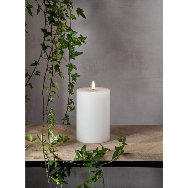 Star Trading LED-Säulenkerze – Ø 10 × 17,5 cm – batteriebetrieben, weiss