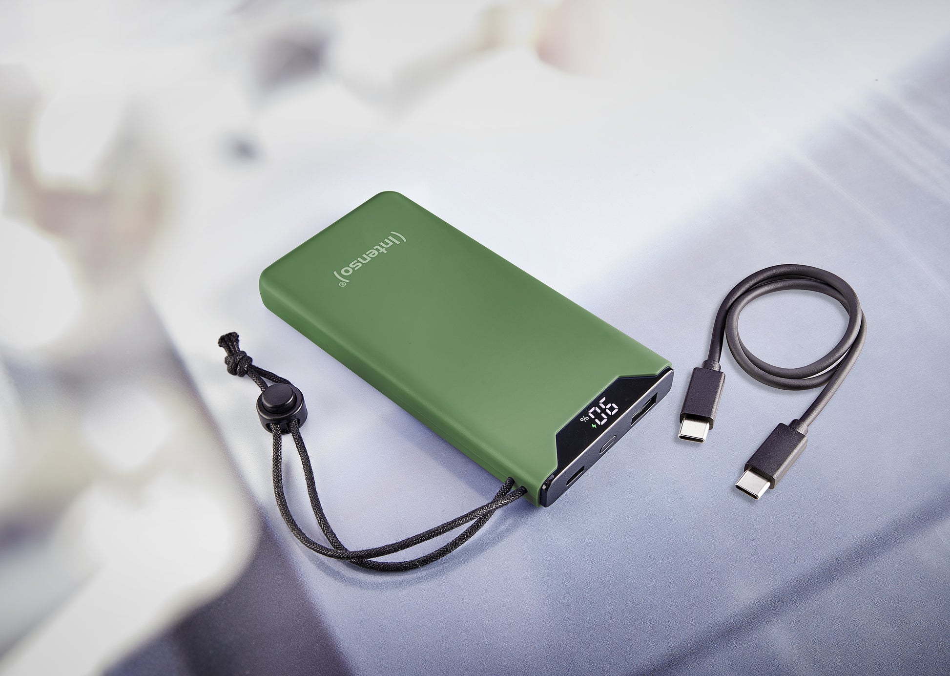 Intenso F10000 Powerbank 10'000 mAh – 20 W PD, 1× USB-C, 1× USB-A, grün