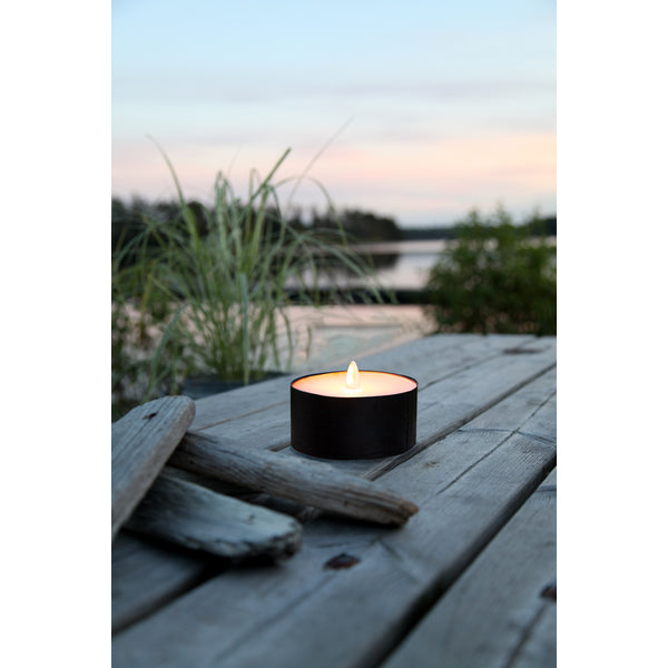 Star Trading LED-Teelicht Maxi – Ø 10 cm – Warmweiss – Batteriebetrieben – Timer 6/18 h, flackernd – Schwarz