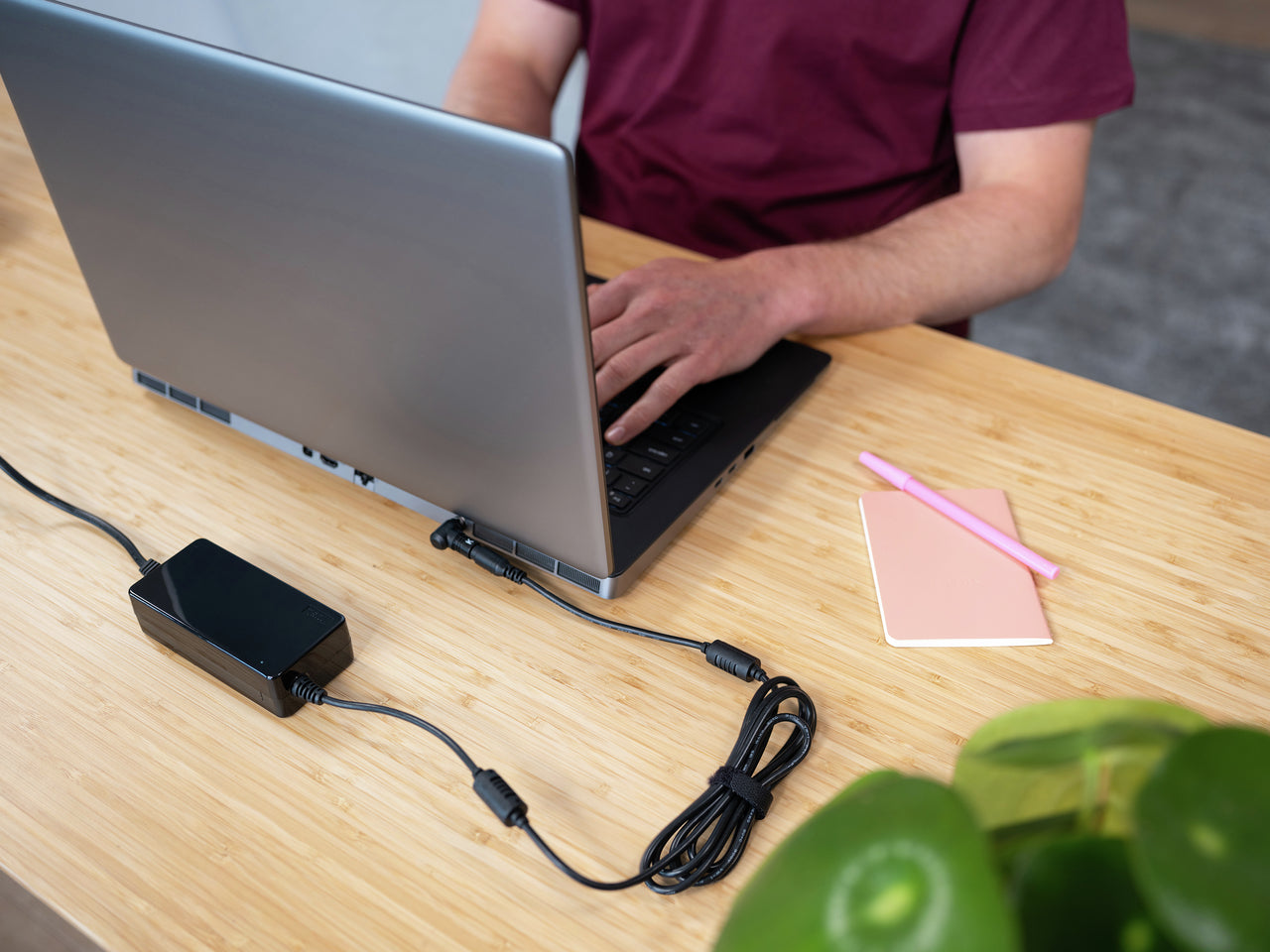 Trust Primo Netzteil 90 W (19 V) – für Laptop, universal – schwarz