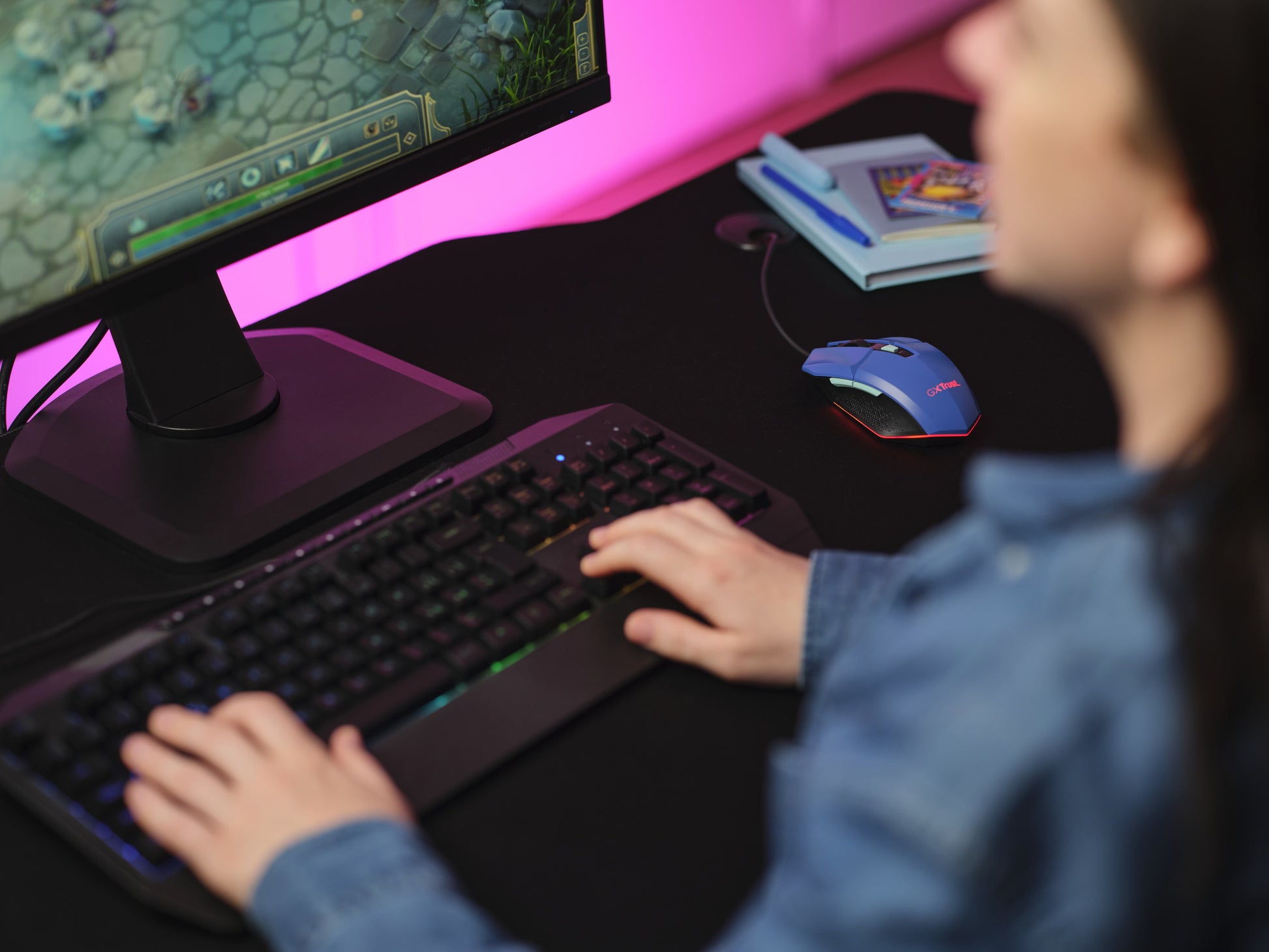 Trust GXT109 Felox – Gaming-Maus – Kabelgebunden (USB-A), 6400 DPI, RGB-Beleuchtung, beidhändig, Blau