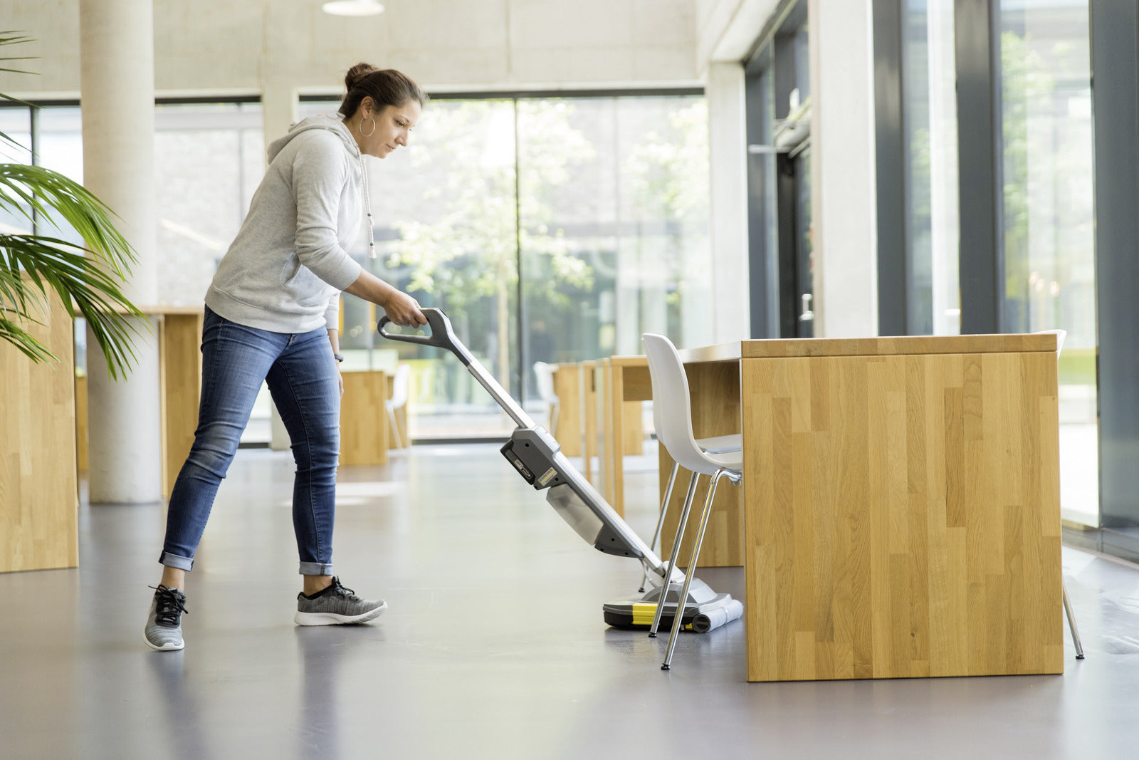 Karcher AG Scheuersaugmaschine BR 30/1 C Bp – 1 l – 30,5 × 34,0 × 120,0 cm – grau