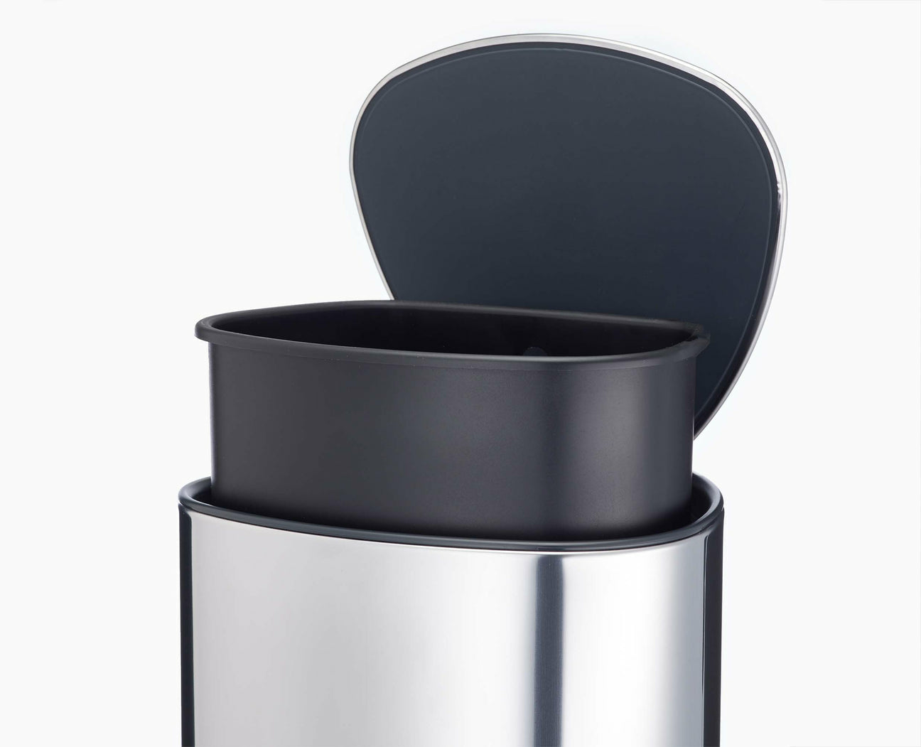 Joseph Joseph Kosmetikeimer EasyStore – 5 l – Edelstahl, rund – Soft-Close, mit Innenkübel