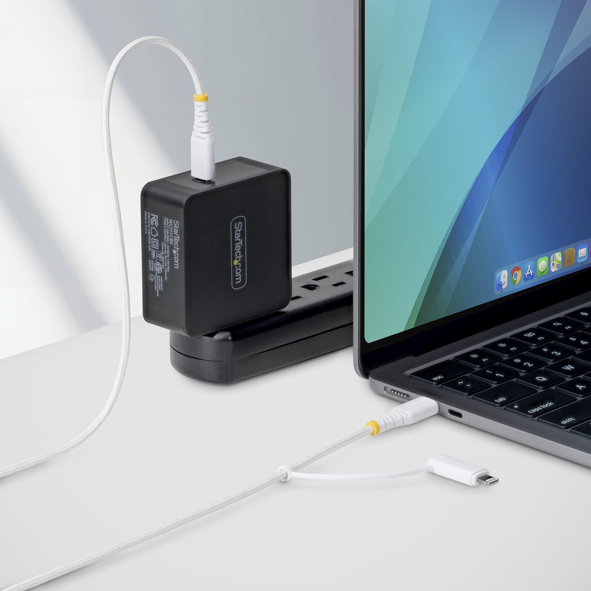 StarTech.com USB-C auf USB-C Kabel – USB 2.0 (480 Mbit/s) – 1 m – PD 60 W – mit Lightning-Adapter – Weiss