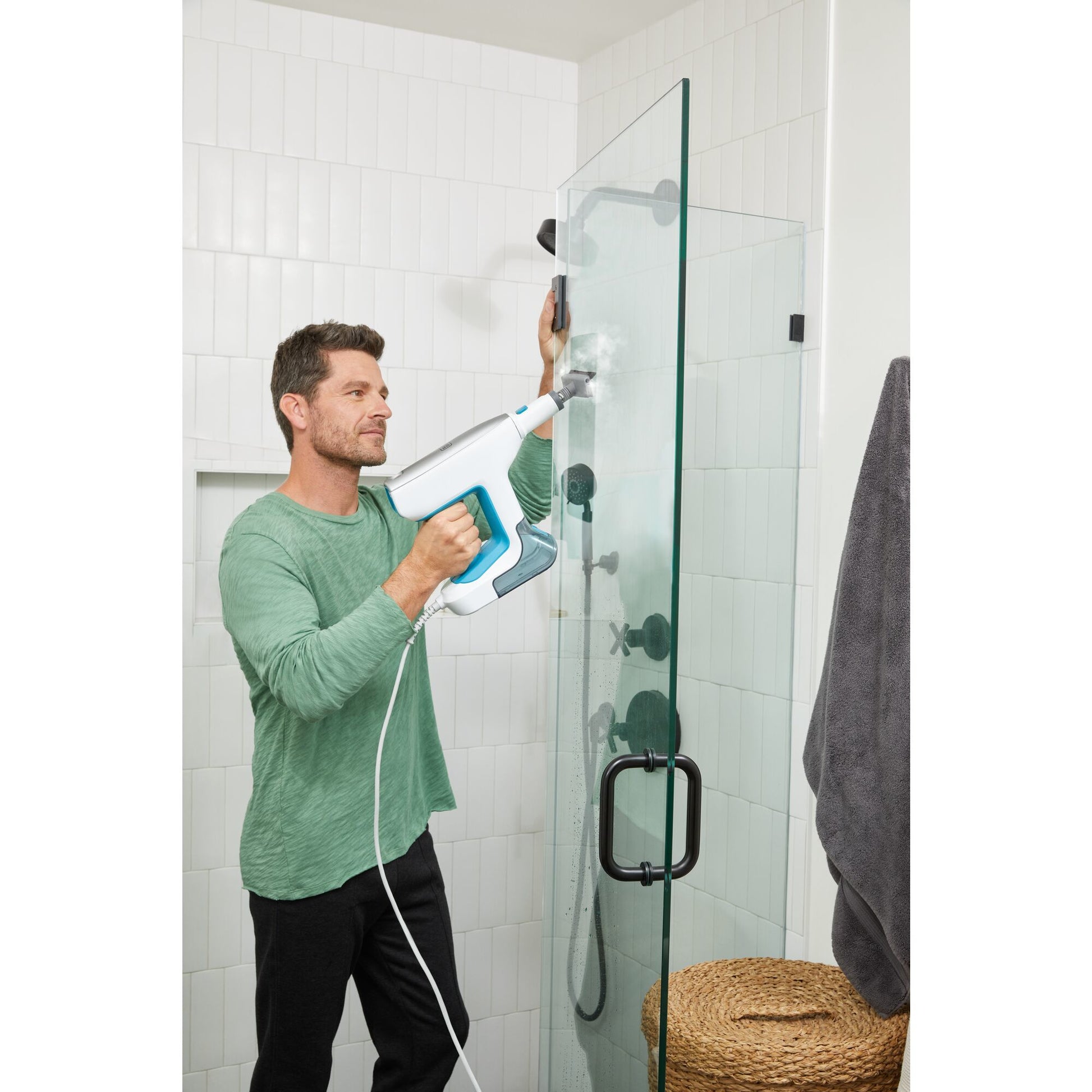 Black & Decker Dampfbesen – 500 ml, türkis, weiss, für Hartböden