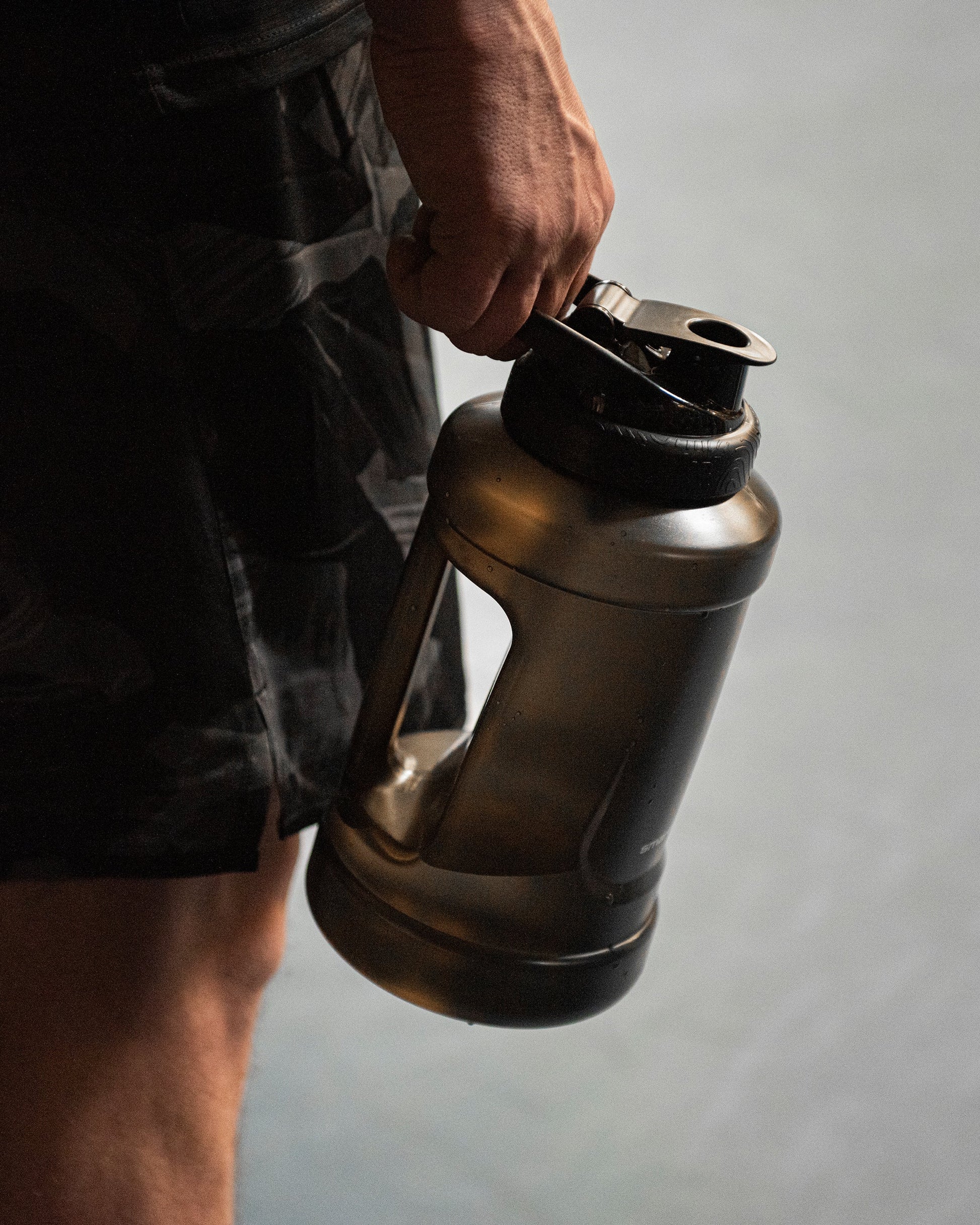 Smartshake Ultimate Trinkflasche 2,1 l – Kunststoff, Sportdeckel, Schwarz