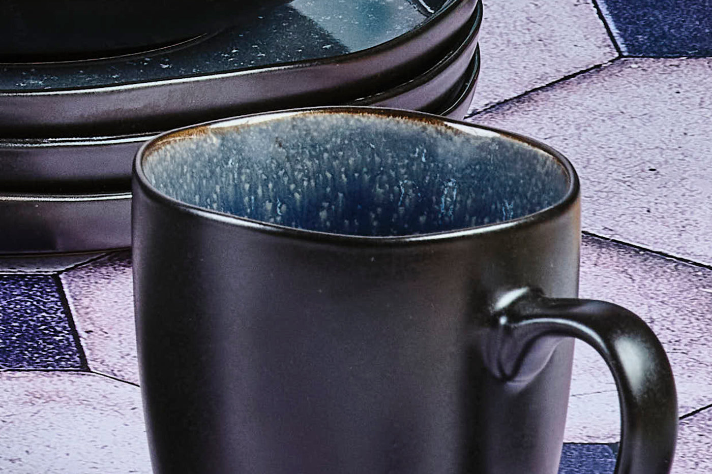 Björn Tasse – 0,40 l, Steinzeug, Nachtblau, Henkel