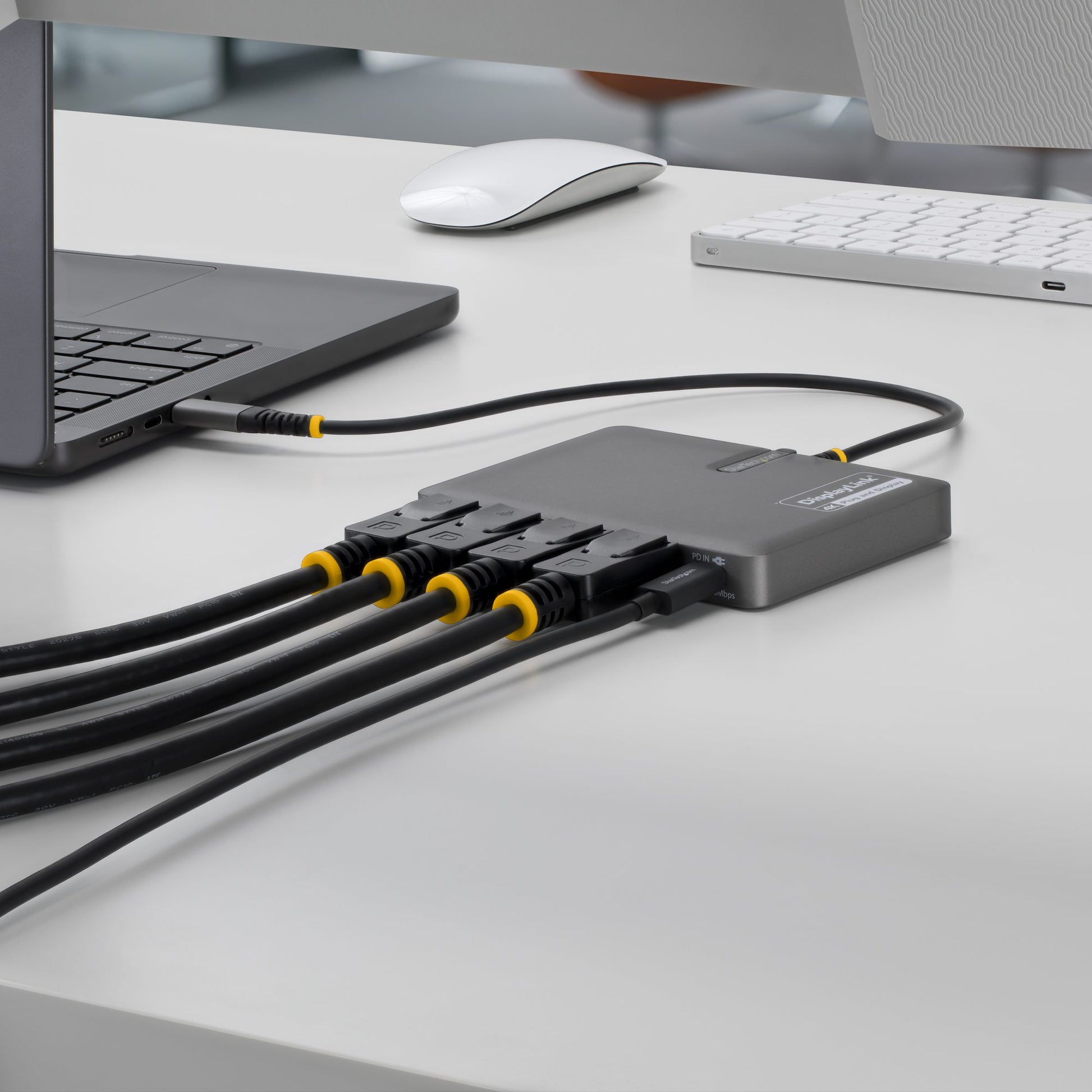 StarTech.com QUAD-USB-DP-ADAPT USB-C zu 4× DisplayPort Multi-Monitor-Adapter – 4K @ 60 Hz, USB 3.2 Gen 1