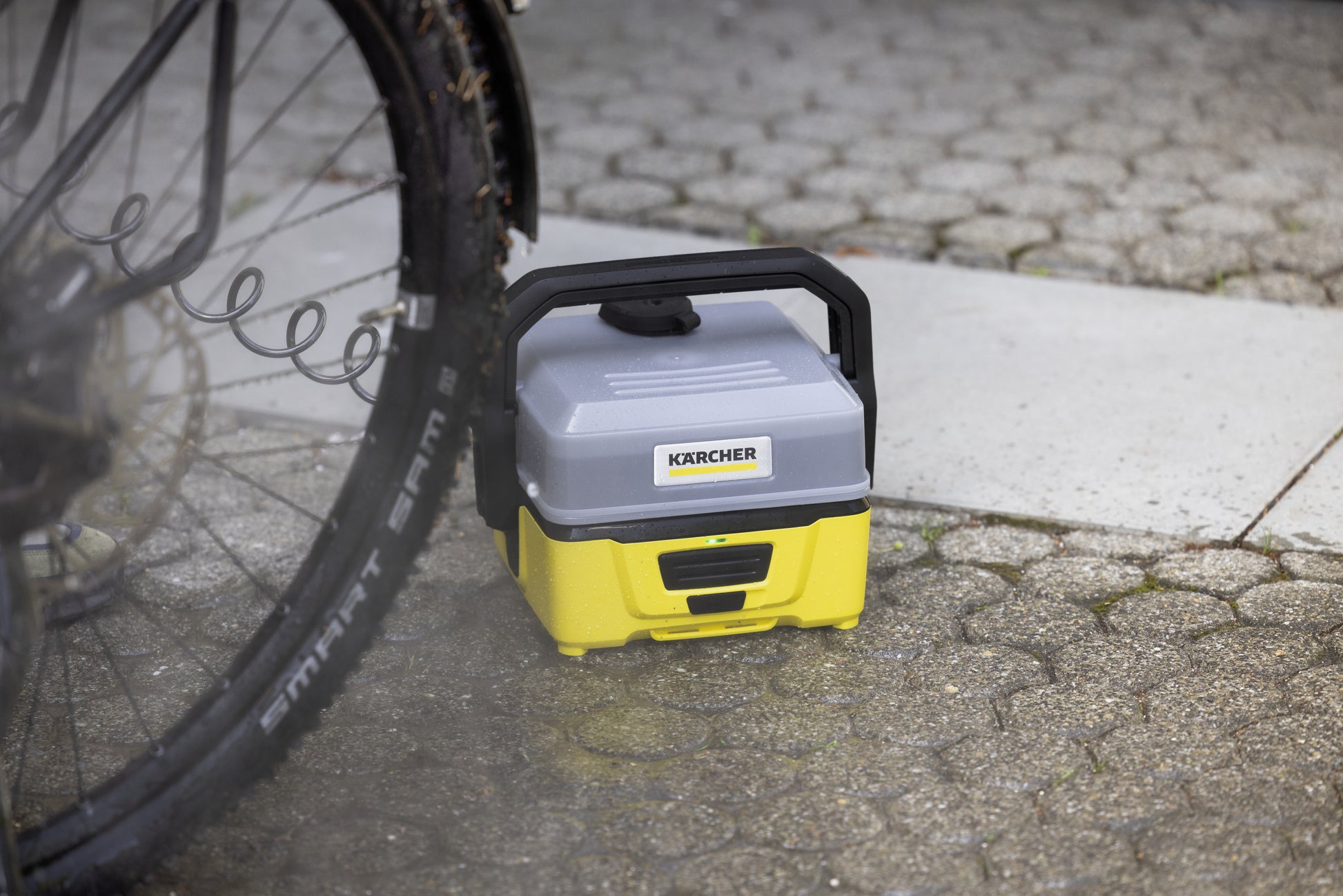 Kärcher OC 3 – Akku-Reinigungsgerät – 15 min Laufzeit – Schlauch 2,8 m, Tank 4 l