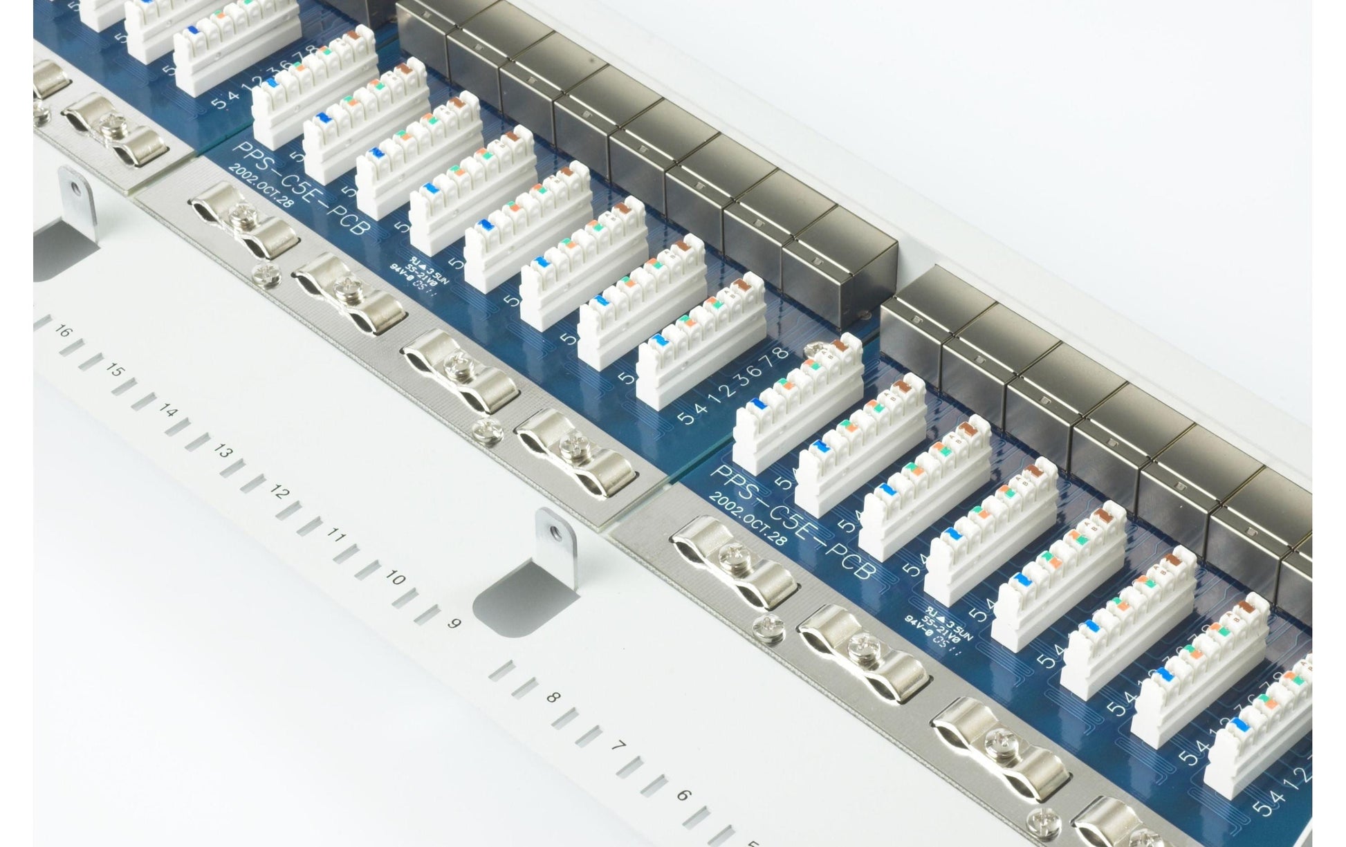 Equip Patchpanel – 24 Port, Cat 5e geschirmt, LSA, RJ-45, 1U, Grau