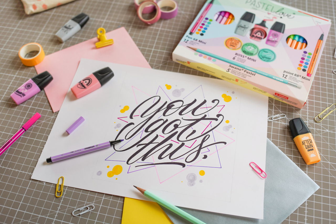 STABILO Schreibset Mini World Pastel Love Attack Special Edition – 35-teilig, 5 Bleistifte