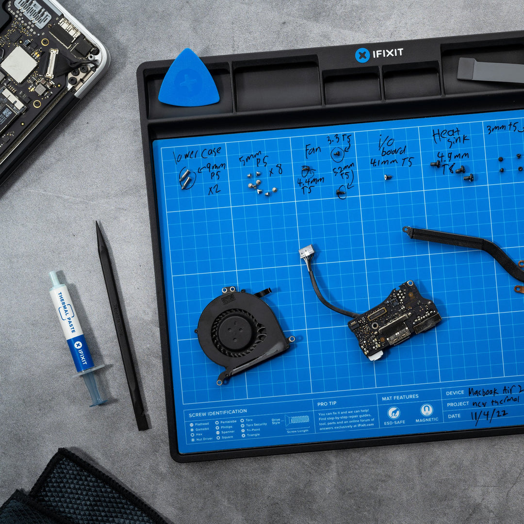iFixit Magnetmatte – antistatisch, mit Stift, mit Bithalter, schwarz/blau/weiss, B 250 × H 11 × T 300 mm