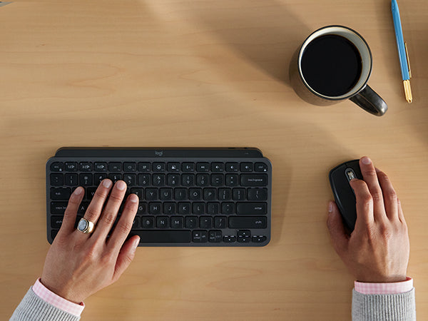 Logitech MX Anywhere 3S für Business Maus – blassgrau