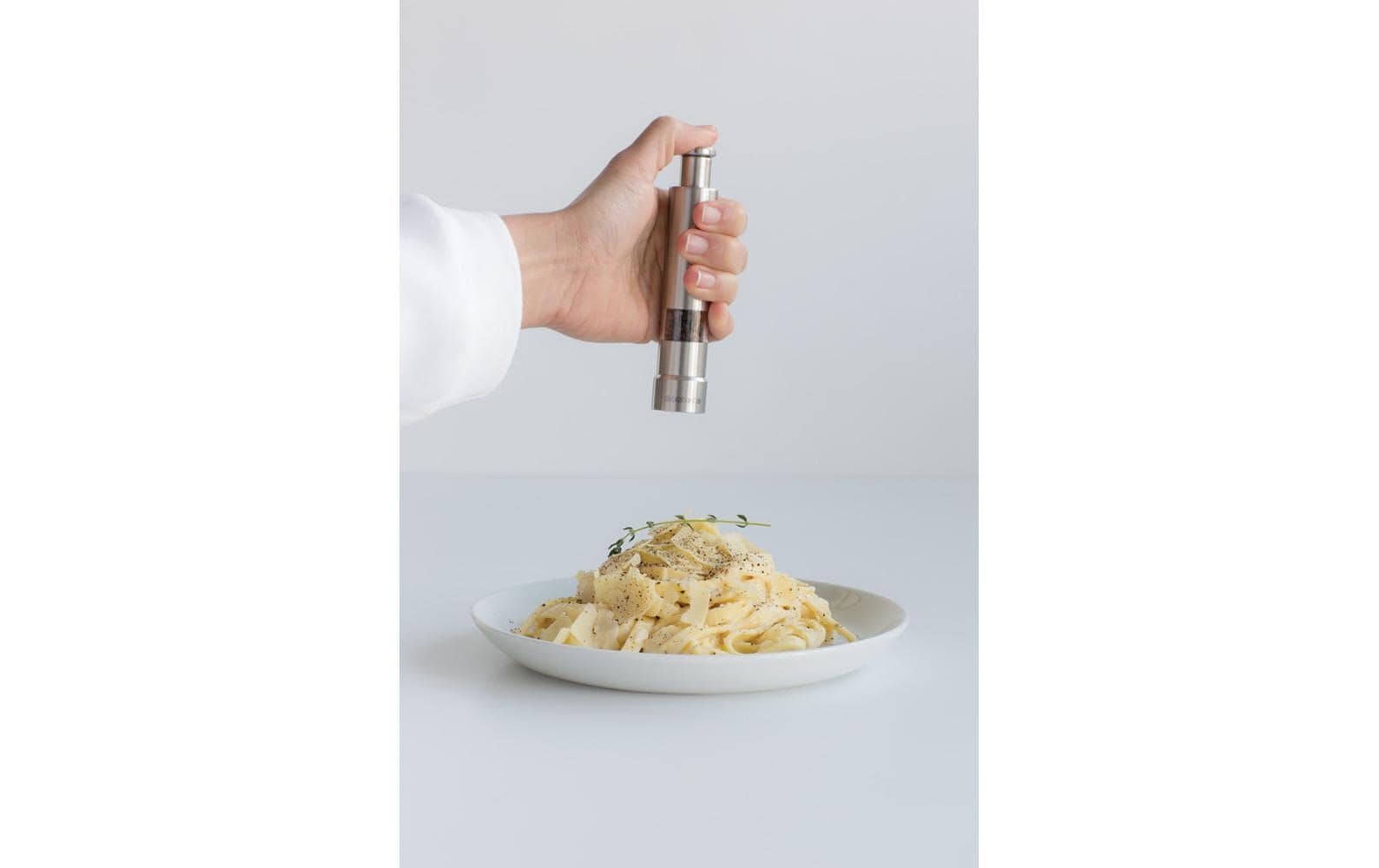 Brabantia Salz- und Pfeffermühle 13,5 cm, Edelstahl/Kunststoff, 2-teilig, mit Keramikmahlwerk