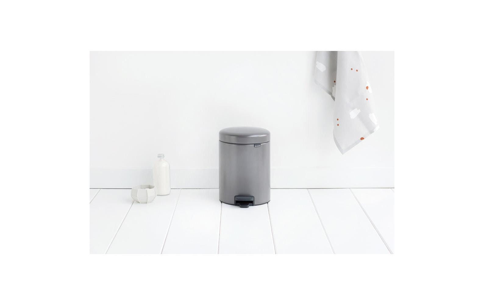 Brabantia NewIcon Treteimer – 5 l – Edelstahl, rund – Soft-Close, Anti-Rutsch-Basis
