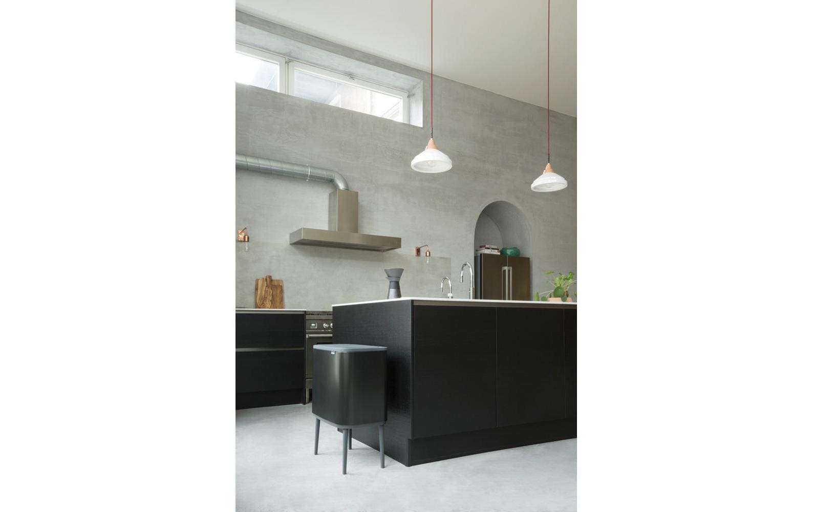 Brabantia Bo Touch Bin Papierkorb – 36 l – Kunststoff, Schwarz – B × H × T 540 × 680 × 315 mm