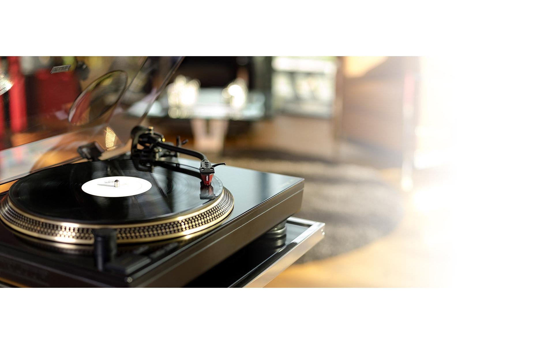 Reloop HiFi Turn5 – Plattenspieler – Direktantrieb, inkl. Ortofon 2M Red, S-Form-Tonarm, 78 U/min – Schwarz
