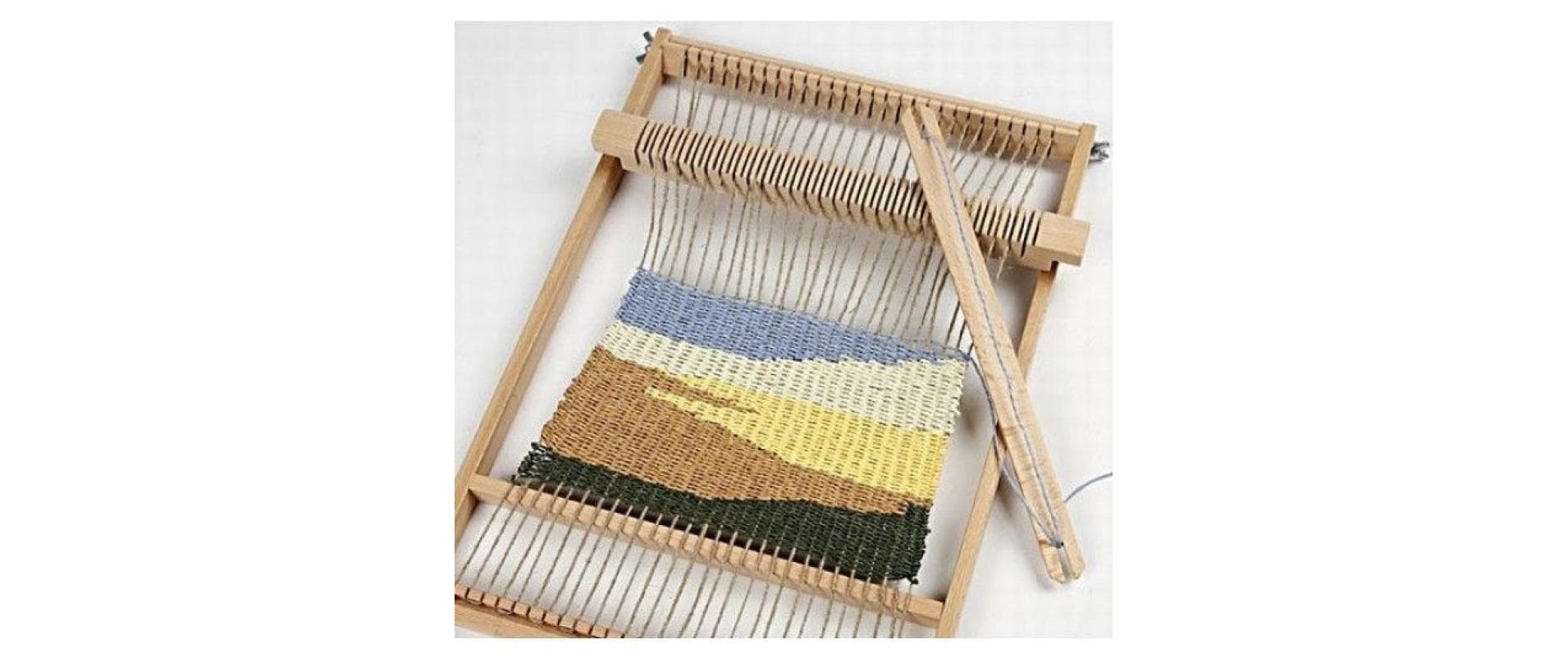 Creativ Company Webrahmen 28 × 39 cm – Holz, Hellbraun, inkl. Webschiffchen