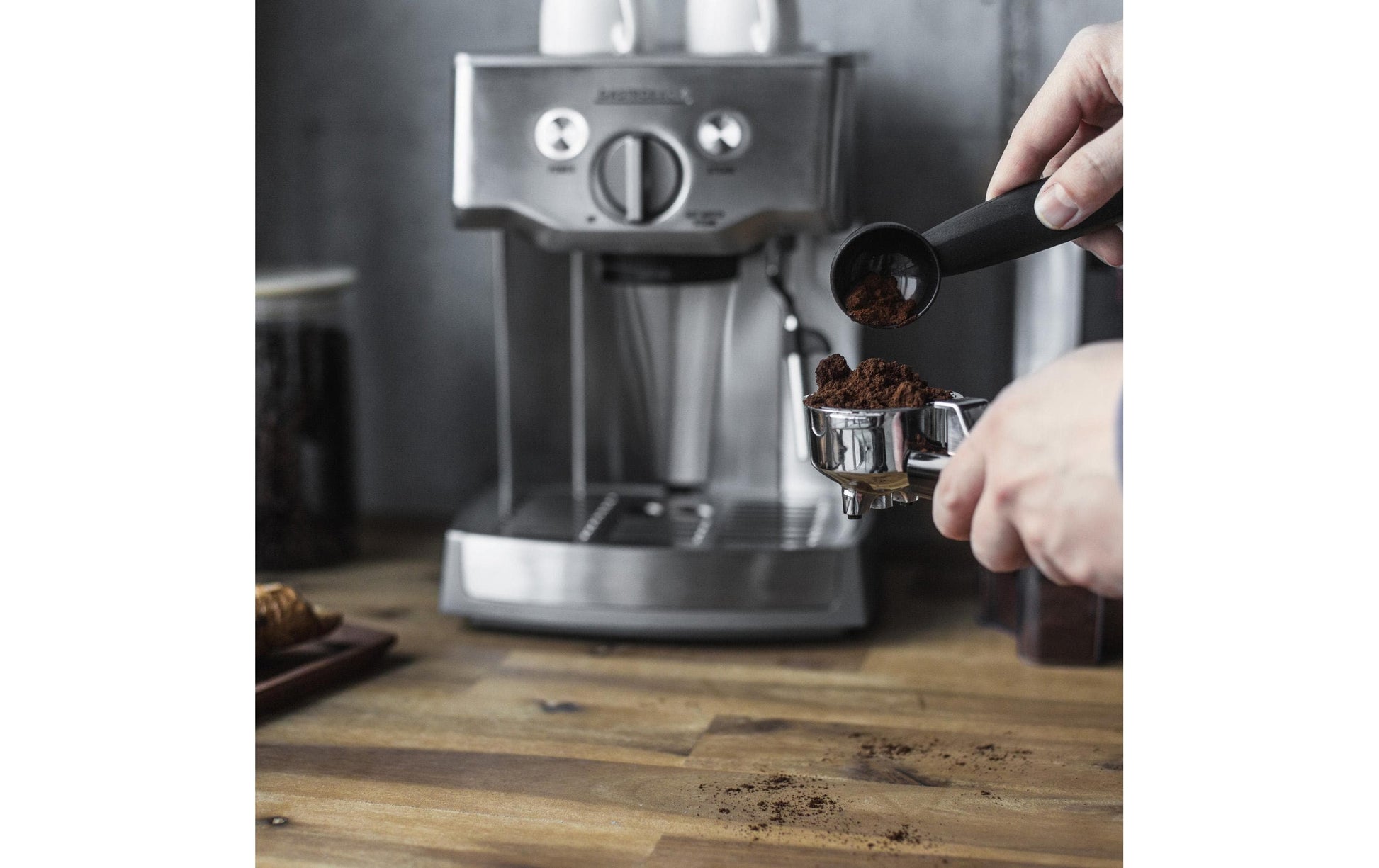 Gastroback Design Espresso Pro Espressomaschine (Siebträger) – 15 bar, 1,5 l, Milchschaumdüse, Edelstahl