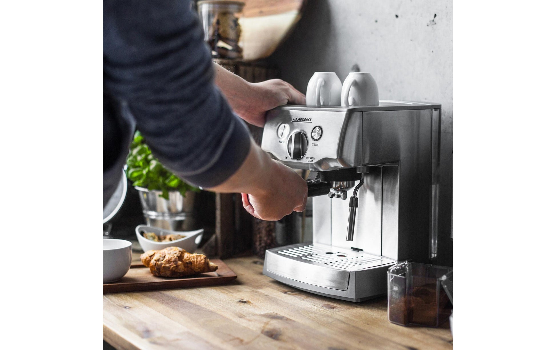 Gastroback Design Espresso Pro Espressomaschine (Siebträger) – 15 bar, 1,5 l, Milchschaumdüse, Edelstahl