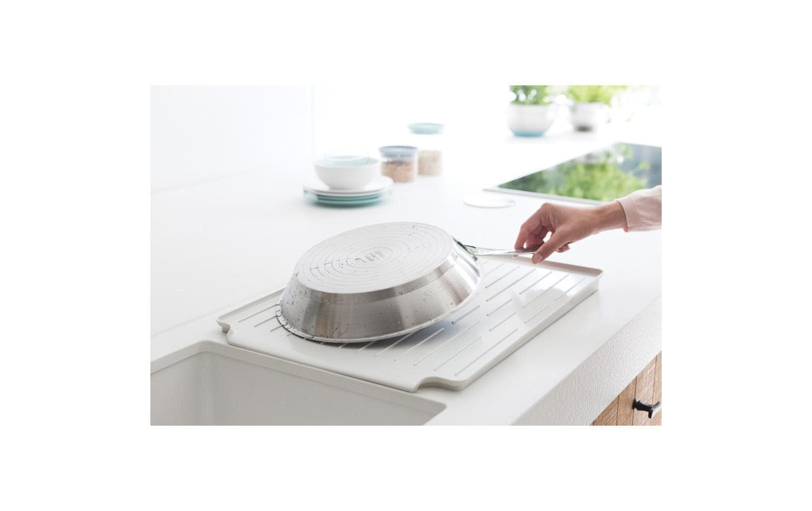 Brabantia Abtropfgestell 38,5 × 49 × 14 cm, Silikon/Aluminium, Hellgrau