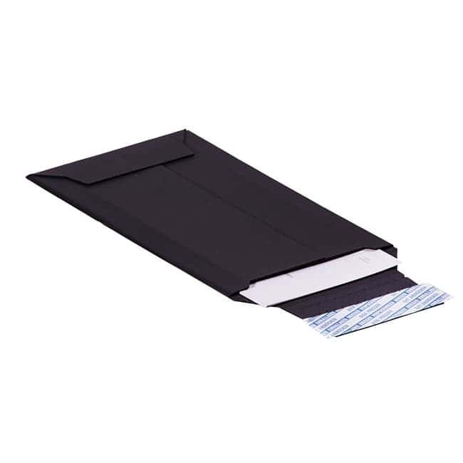 Brieger BRIMAIL Karton-Versandtasche – 176 × 250 mm, 20 mm, mit Aufreissperforation, Karton, schwarz – 1 Stk.