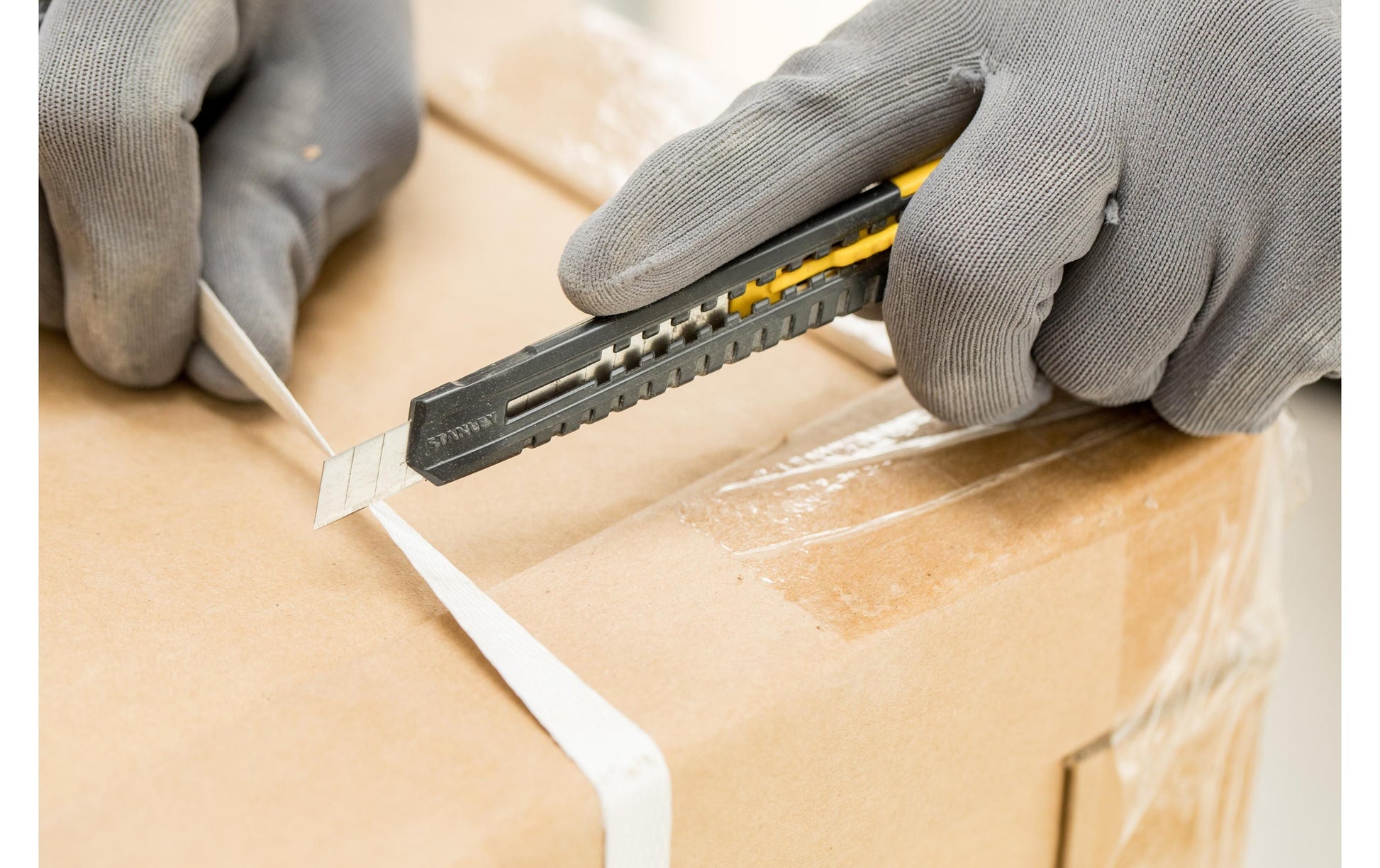 Stanley 0-10-150 – Abbrechmesser 9 mm, einziehbar, Kunststoff, schwarz