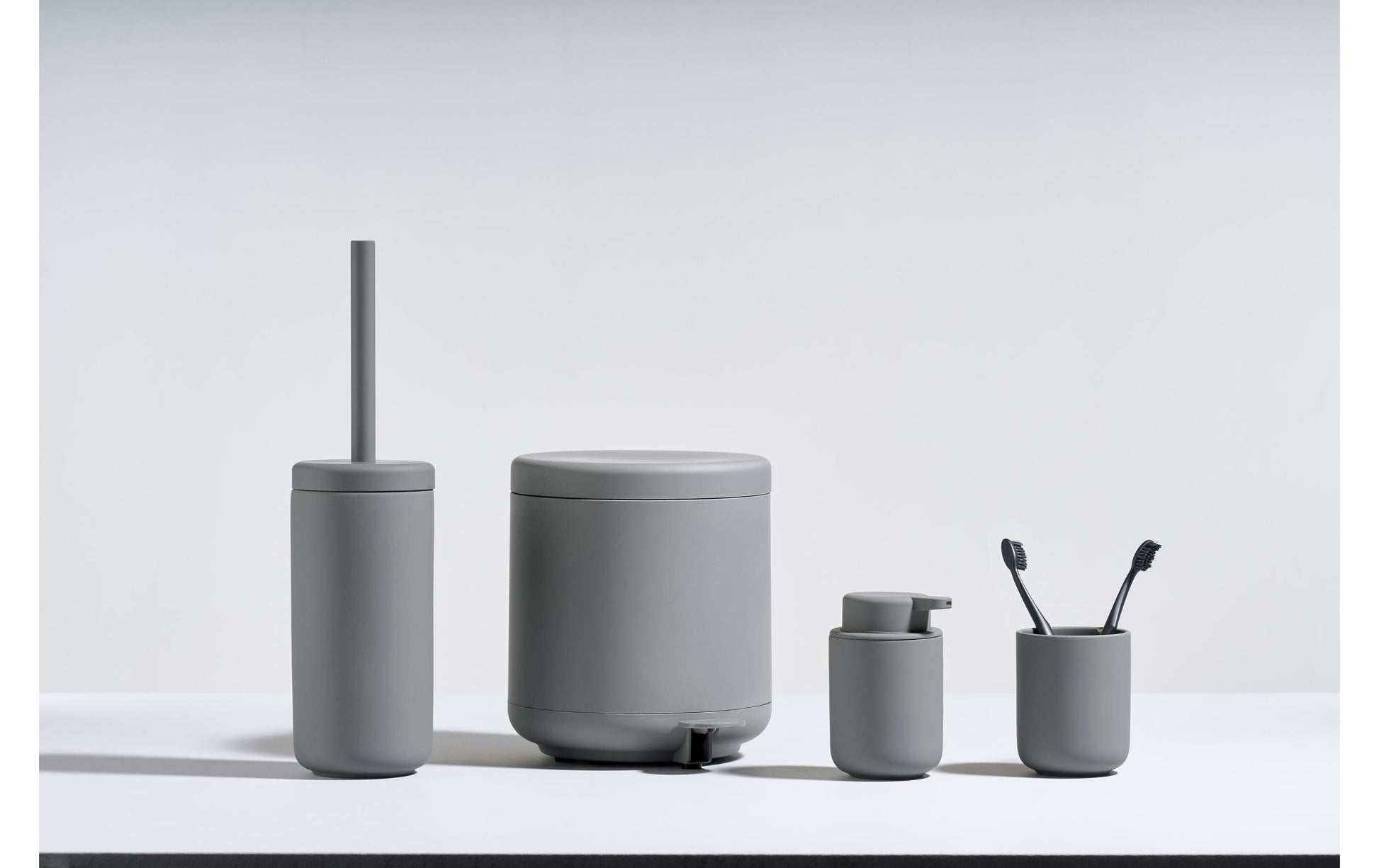 Zone Denmark UME – WC-Bürstenset – Keramik, Weiss, H 38,7 cm, Ø 10 cm