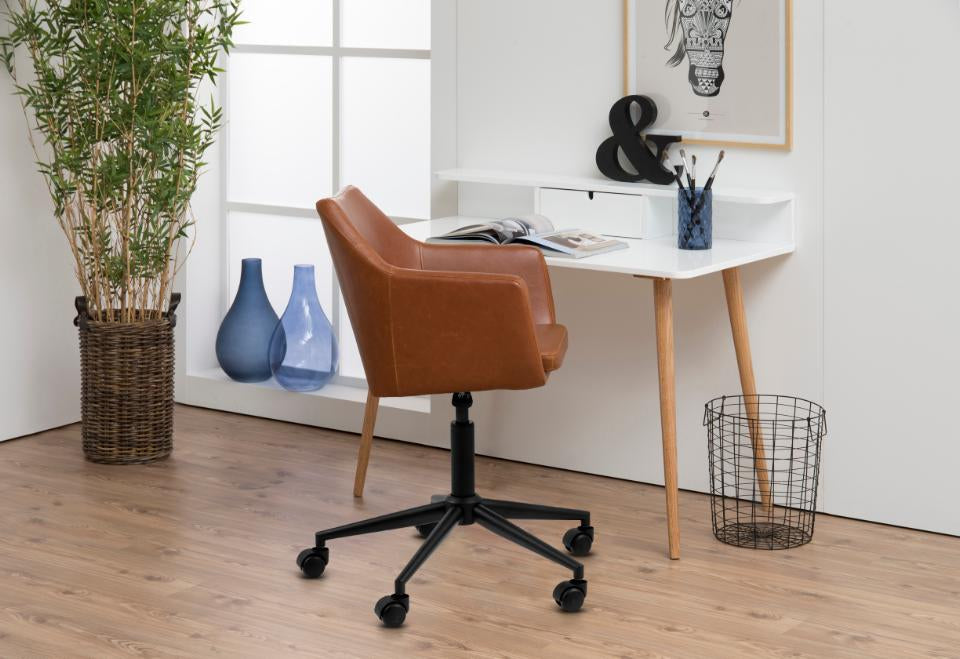 AC Design Nora Bürostuhl – Kunstleder – Braun, gepolsterte Armlehnen
