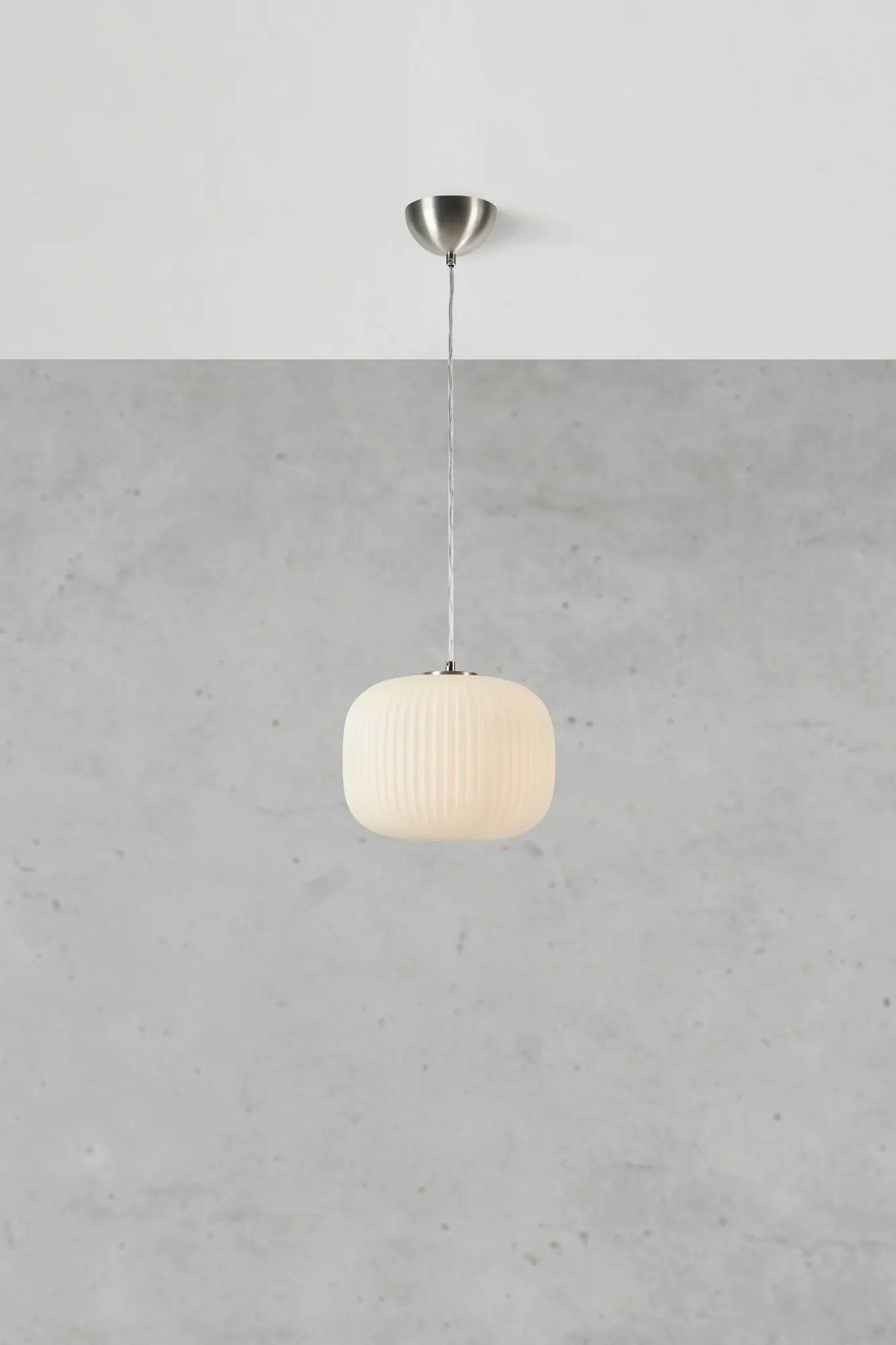 Markslöjd Pendelleuchte Sober – Ø 25 × 21 cm, 40 W, weiss/nickel, exkl. E27