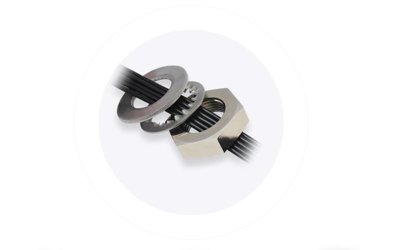 Teltonika PR1KCO28 – MIMO-direktionale Dachantenne, 698–960/1710–2690 MHz, 2,4–2,4835/4,9–5,825 GHz, 28 dBi