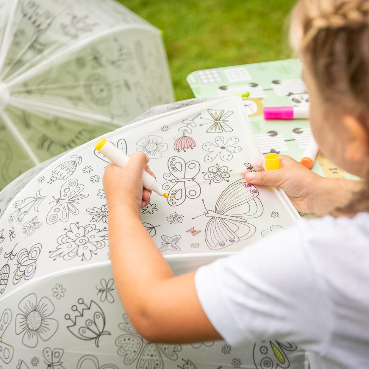 Esschert Design Kinderregenschirm – weiss/grün – Bastelset zum Ausmalen, mit Markern – EVA
