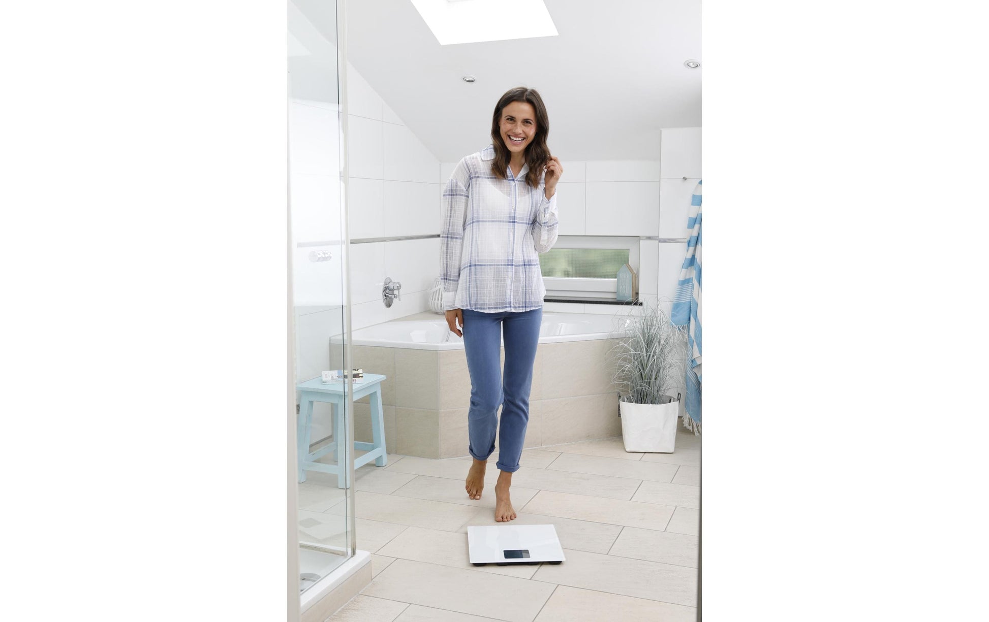 Medisana Personenwaage PS 470 – 34×34×2,5 cm, Glas, 250 kg, Weiss