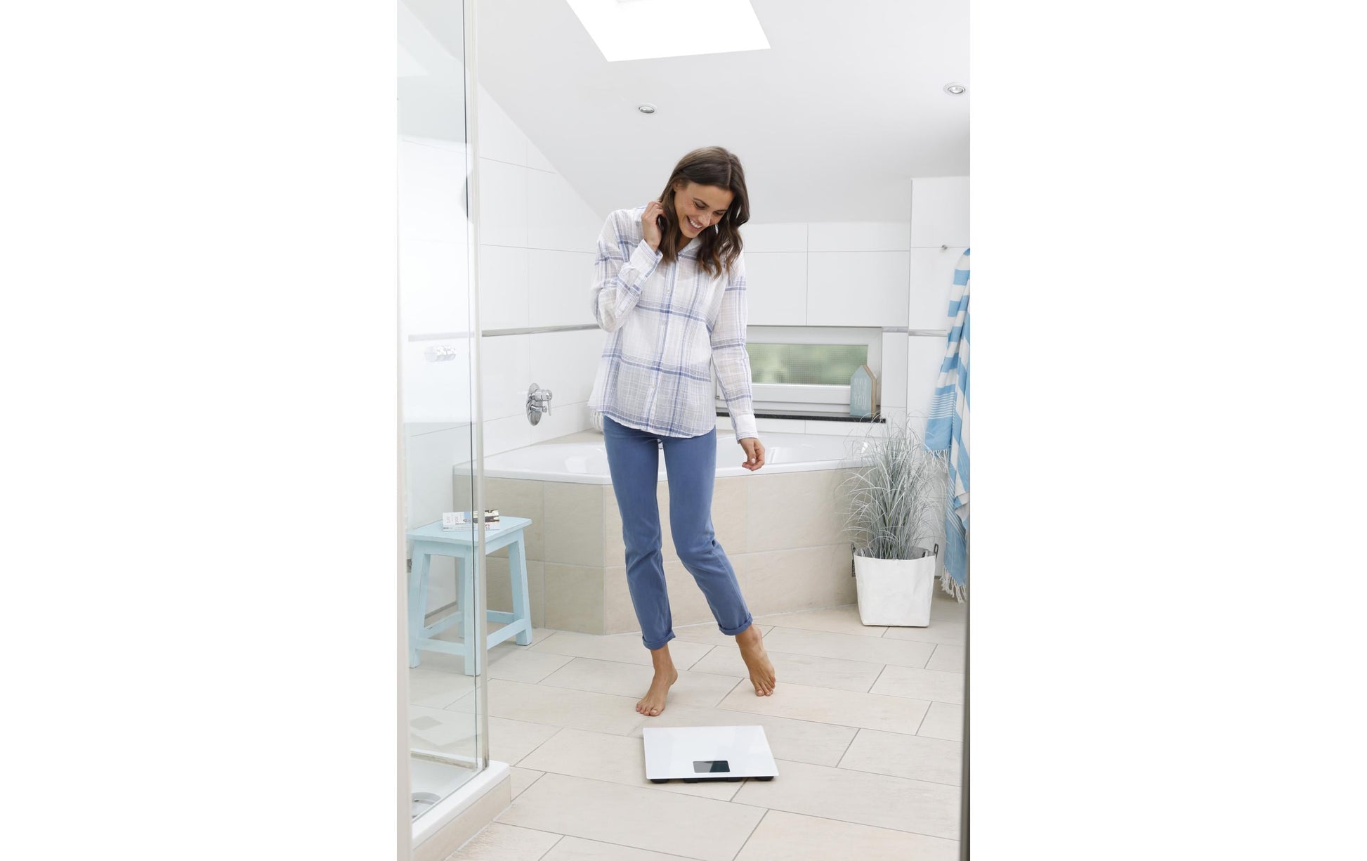 Medisana Personenwaage PS 470 – 34×34×2,5 cm, Glas, 250 kg, Weiss
