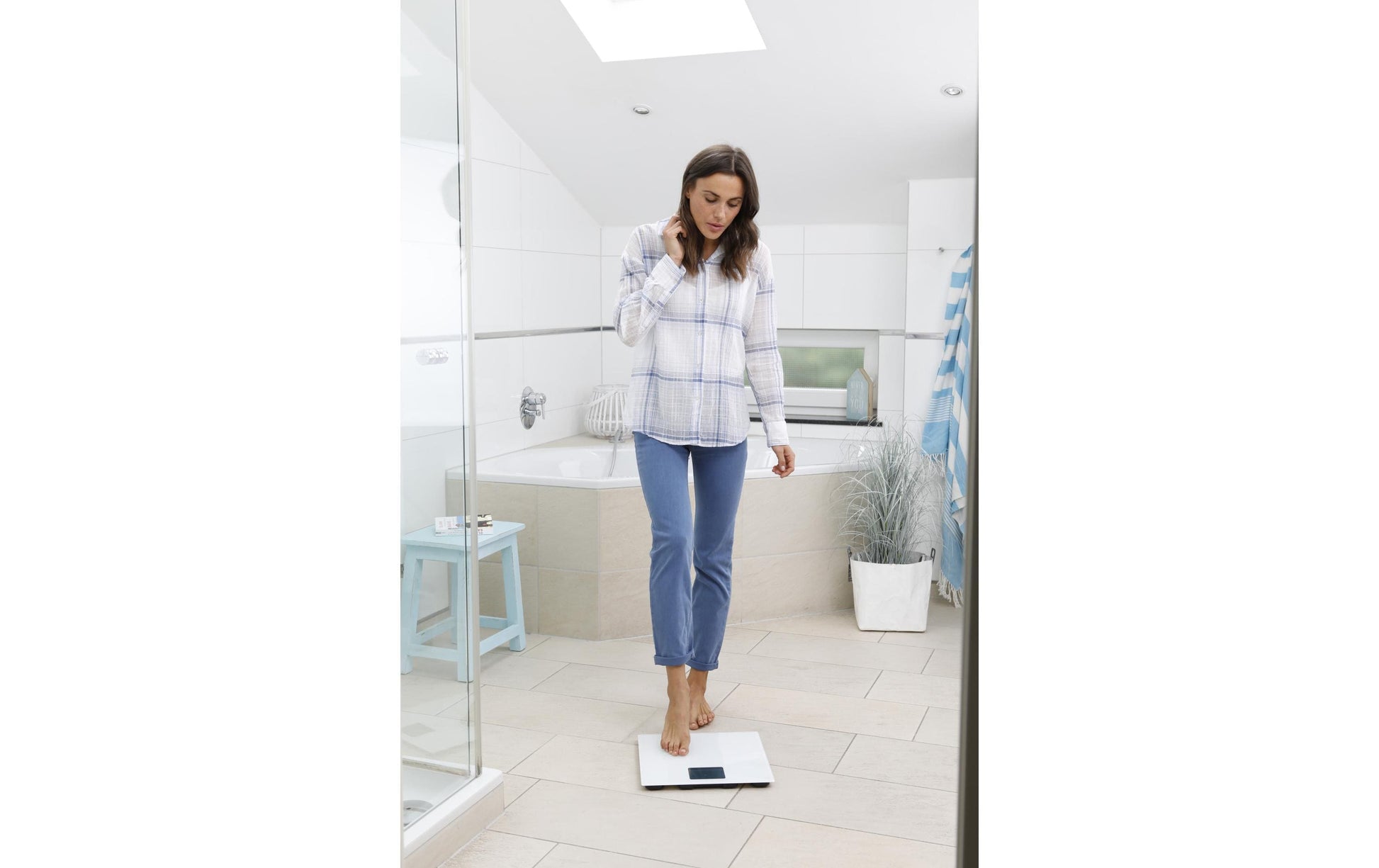 Medisana Personenwaage PS 470 – 34×34×2,5 cm, Glas, 250 kg, Weiss