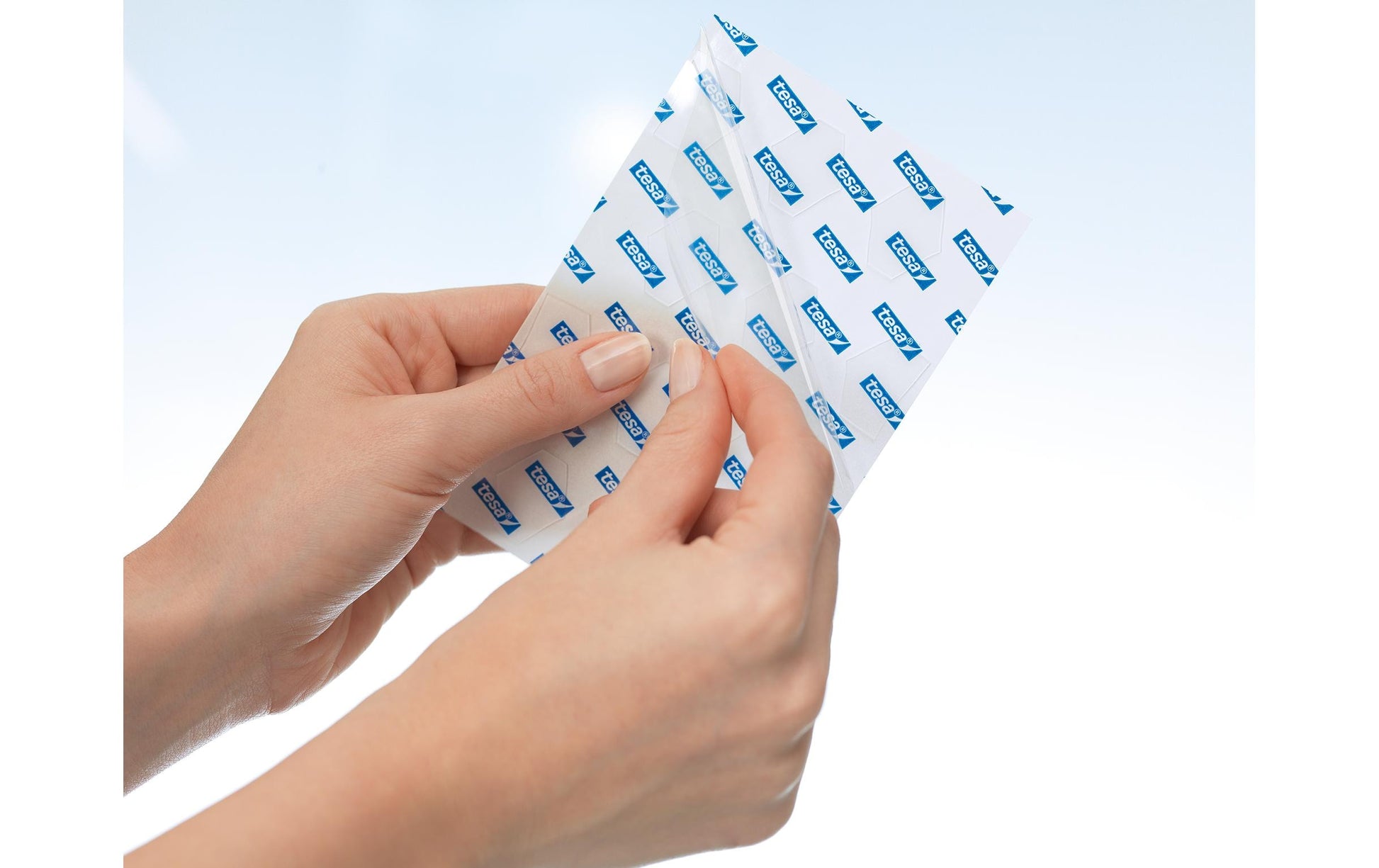 TESA TACK Doppelseitige Klebepads – wiederablösbar, transparent, wiederverwendbar, 36 Stk., für Papier, leicht