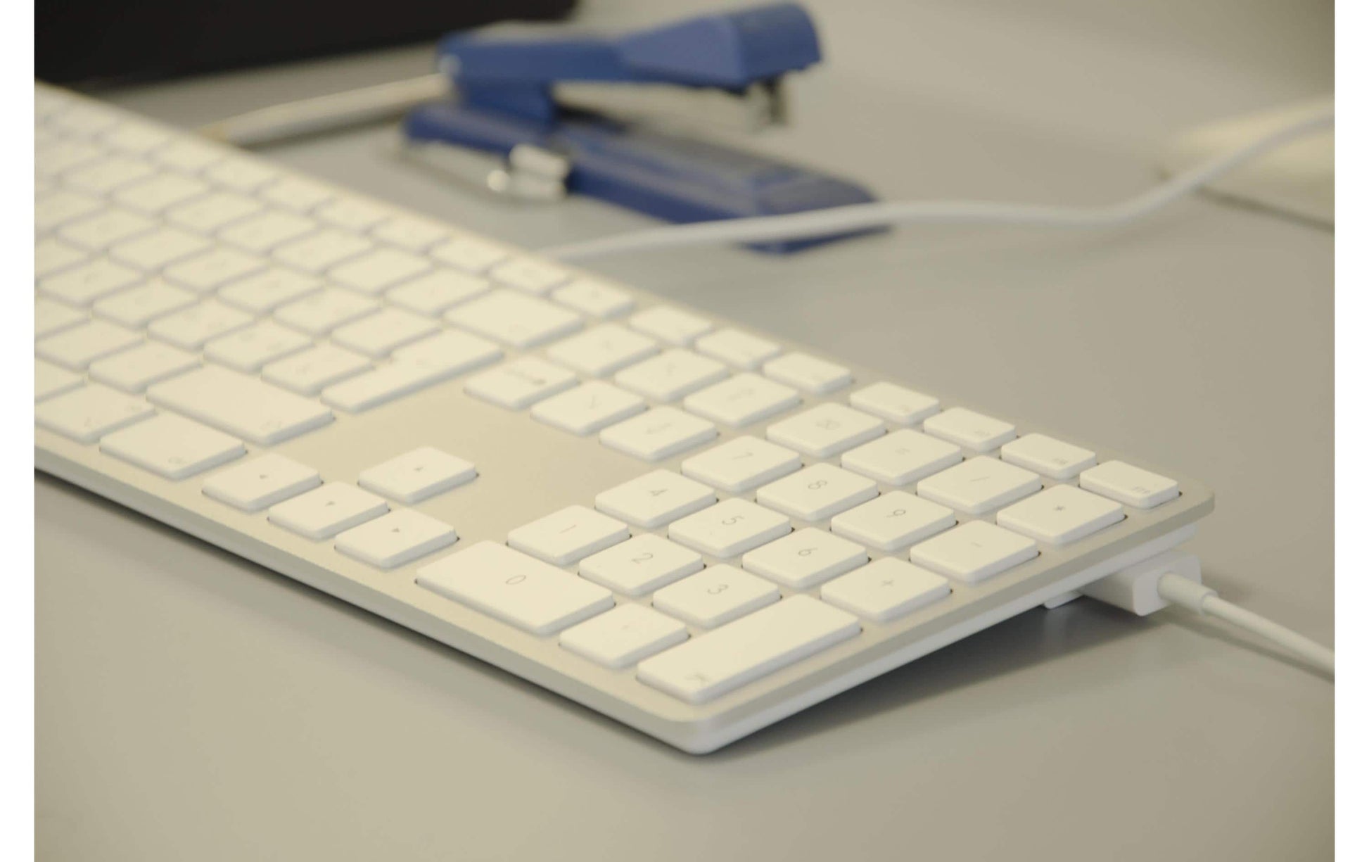LMP KB-1243 – Tastatur – Membran – kabelgebunden, USB-A – QWERTZ (CH)