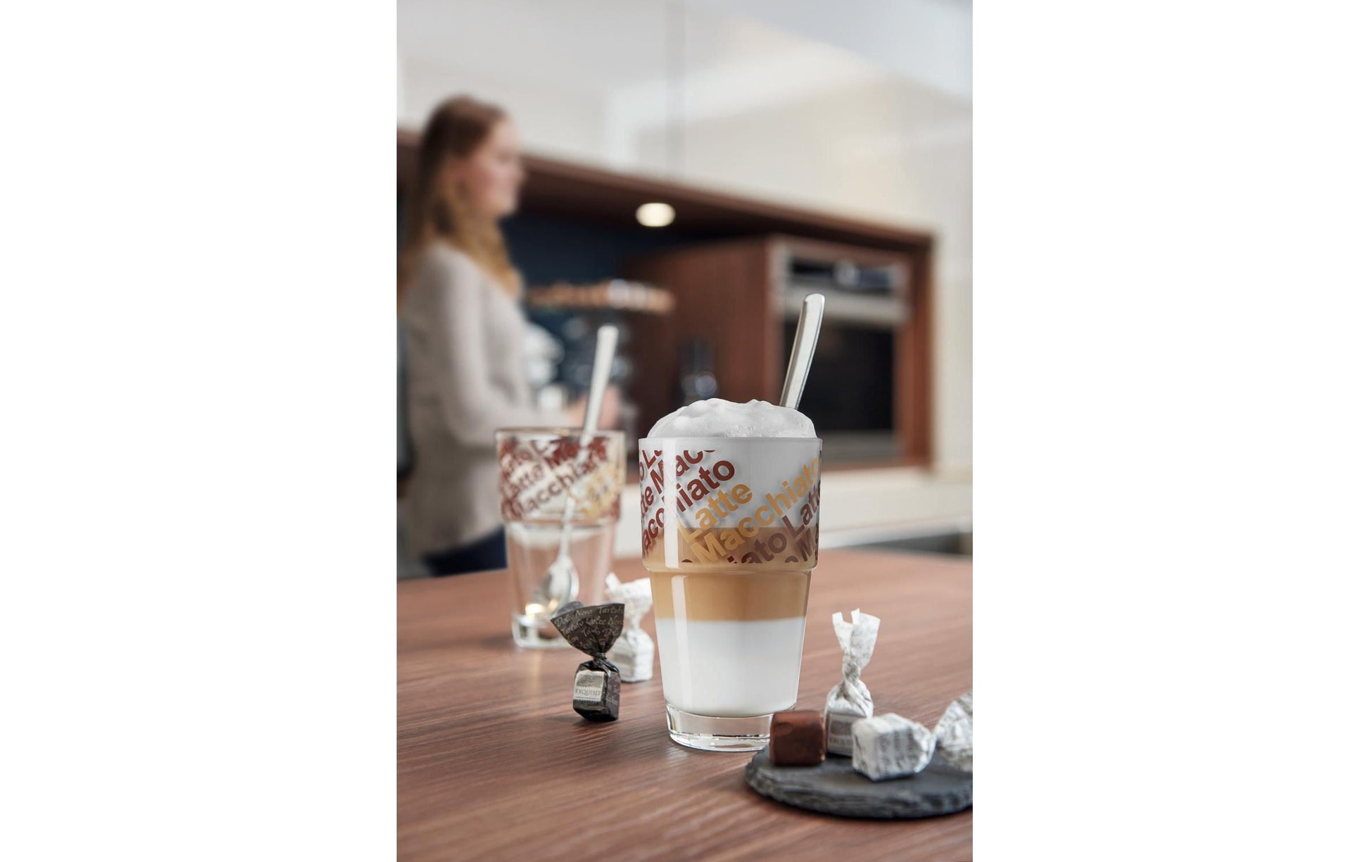 LEONARDO Latte Macchiato Becher – 2er Set, 410 ml, Ø 8,4 cm, Glas, Transparent, spülmaschinenfest