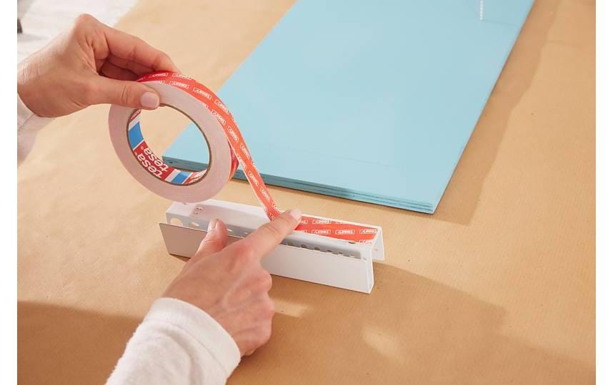 Tesa Montageband Ultra Strong, für Innen- & Aussenanwendungen – 19 mm × 5 m, weiss, bis 10 kg/10 cm