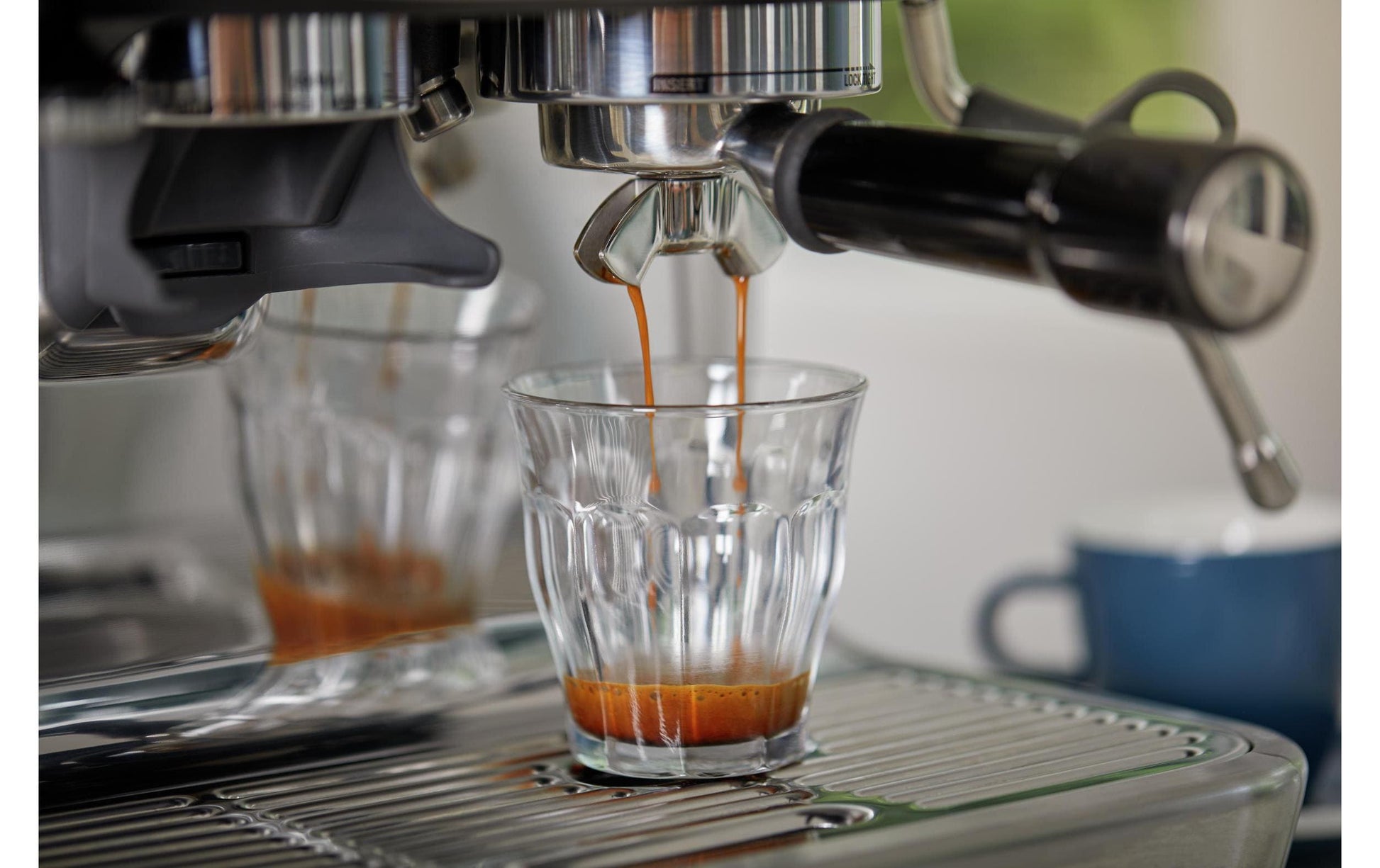 Sage Barista Pro Espressomaschine (Siebträger) – 9 bar, 2 l, Milchaufschäumer, Silber