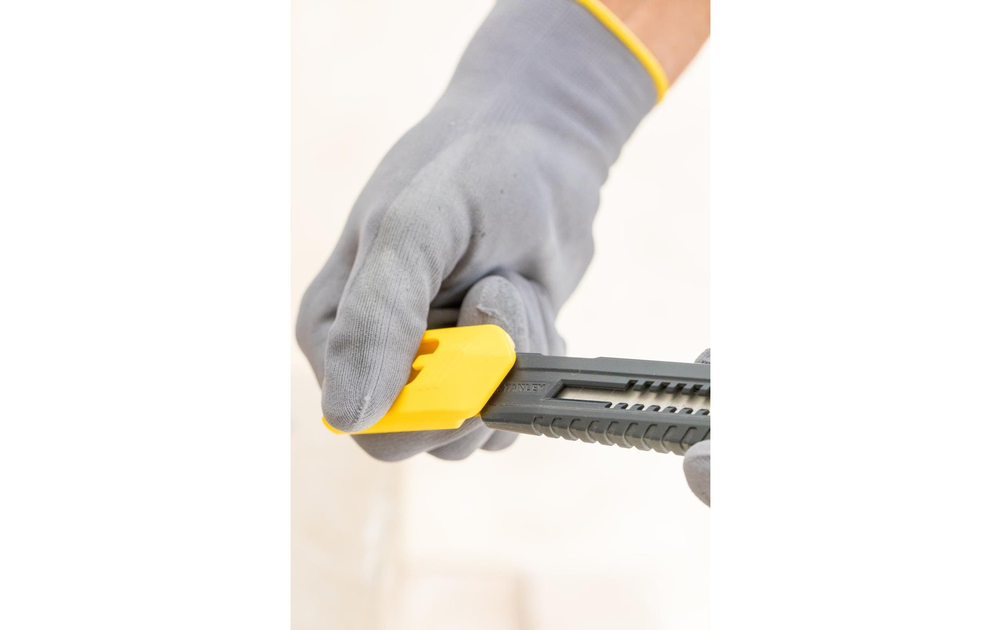 Stanley SM – Abbrechmesser 18 mm, Kunststoff, abnehmbare Endkappe, 1 Stk.