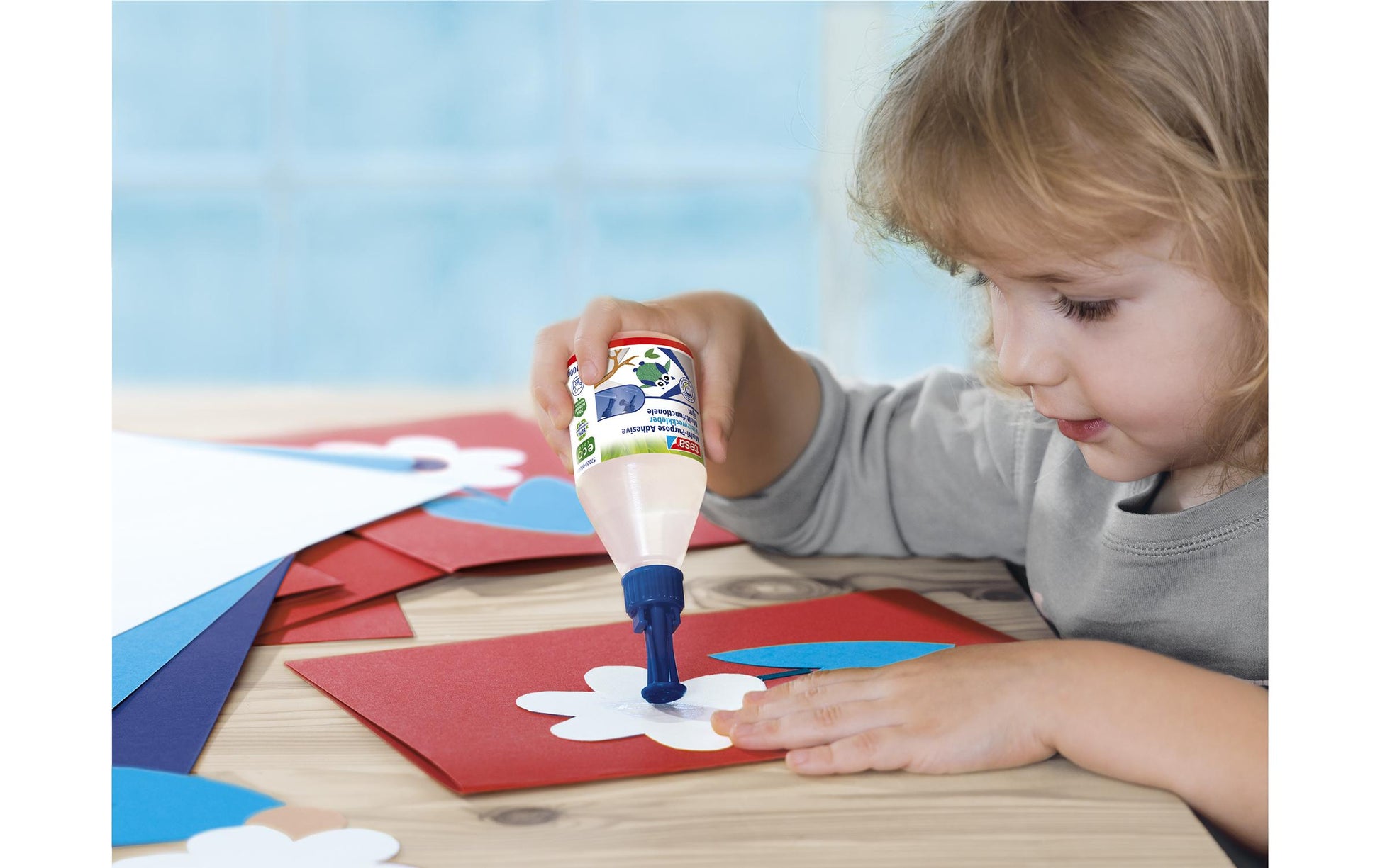 TESA Vielzweckkleber – permanent, transparent, lösungsmittelfrei, 100 g, für Papier, Fotos, Stoff und mehr