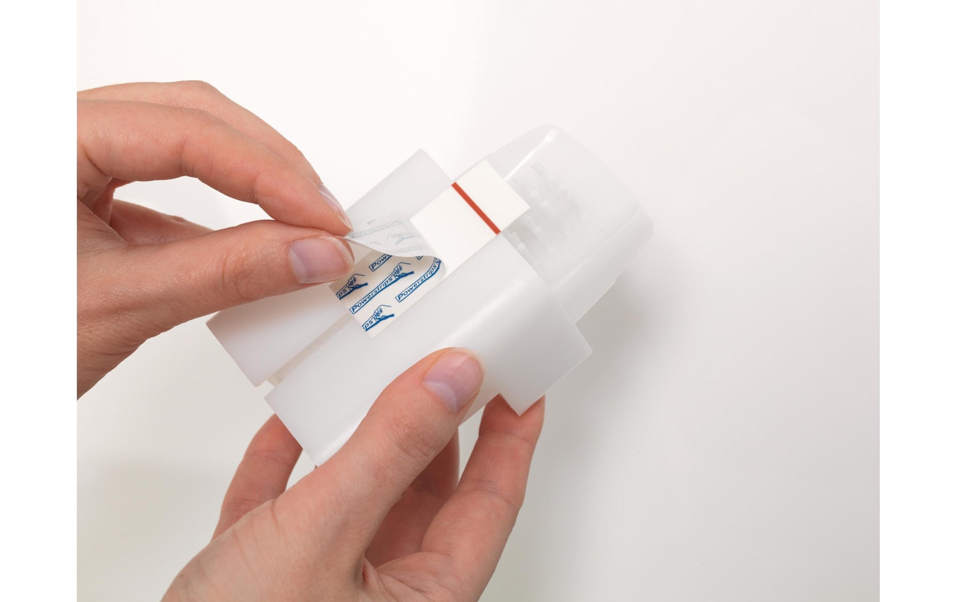 TESA Powerstrips Waterproof wiederablösbare Haftpunkte – 6 Stk., weiss, für Fliesen, Glas