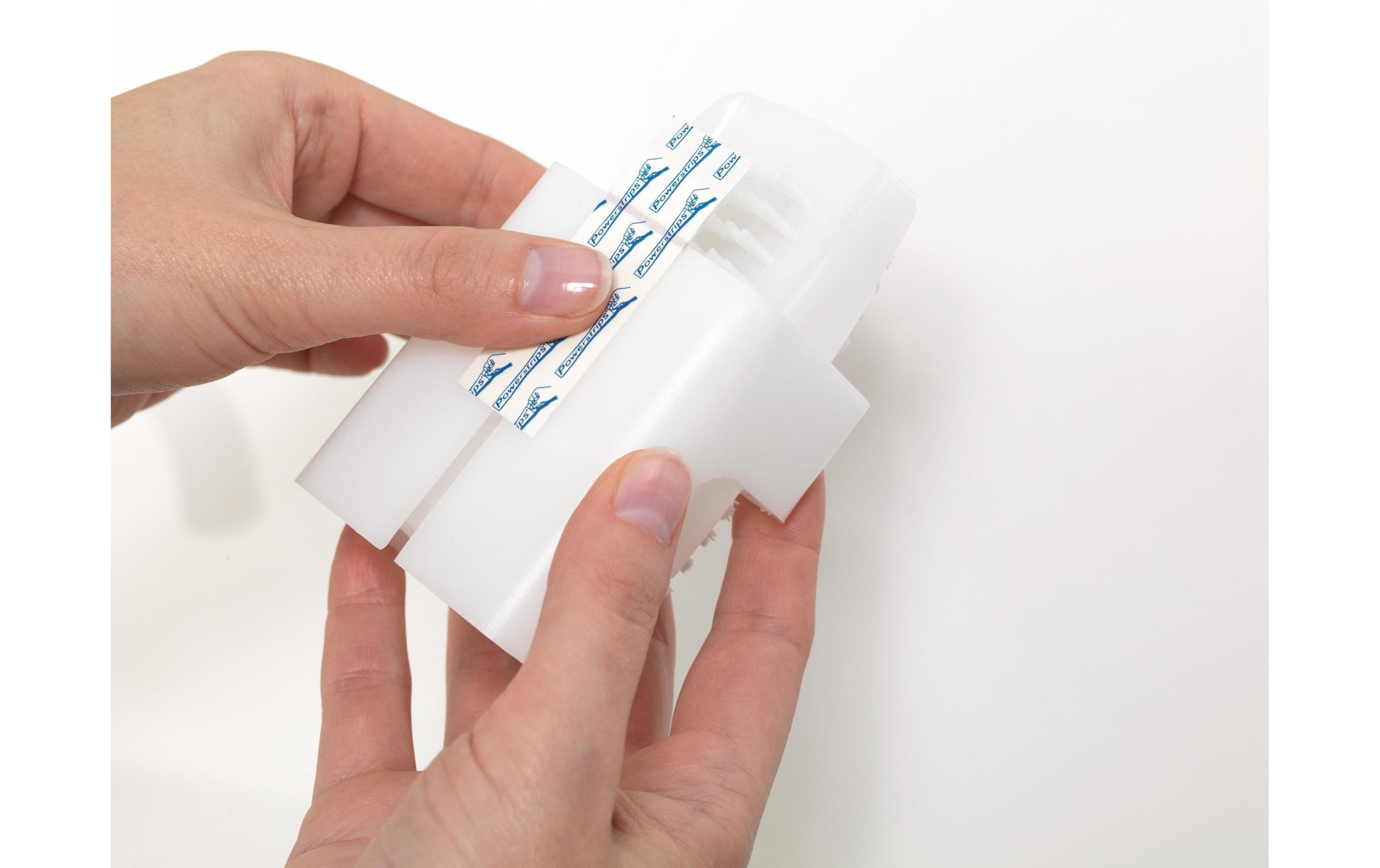 TESA Powerstrips Waterproof wiederablösbare Haftpunkte – 6 Stk., weiss, für Fliesen, Glas
